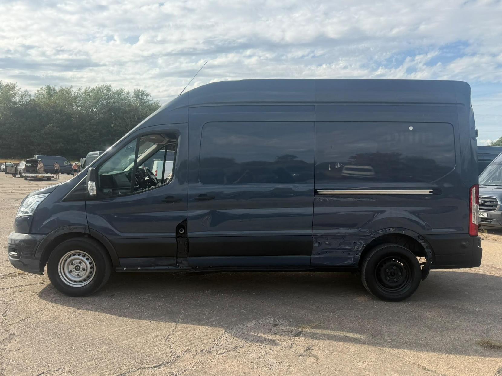 2021 Ford Transit 2.0 350 EcoBlue Trend FWD L3 H3 Euro 6 (s/s) 5dr - Thumbnail 4