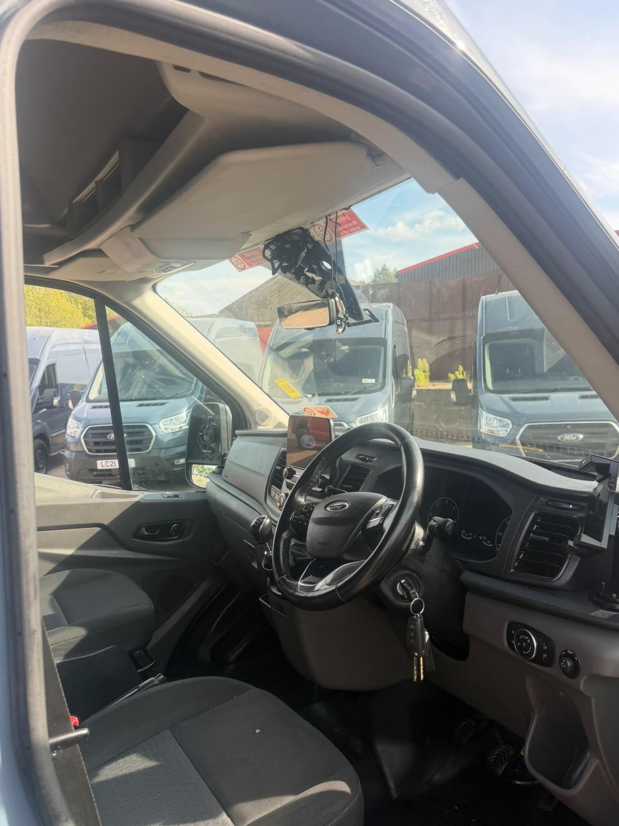 2021 Ford Transit 2.0 350 EcoBlue Trend FWD L3 H3 Euro 6 (s/s) 5dr - Thumbnail 9