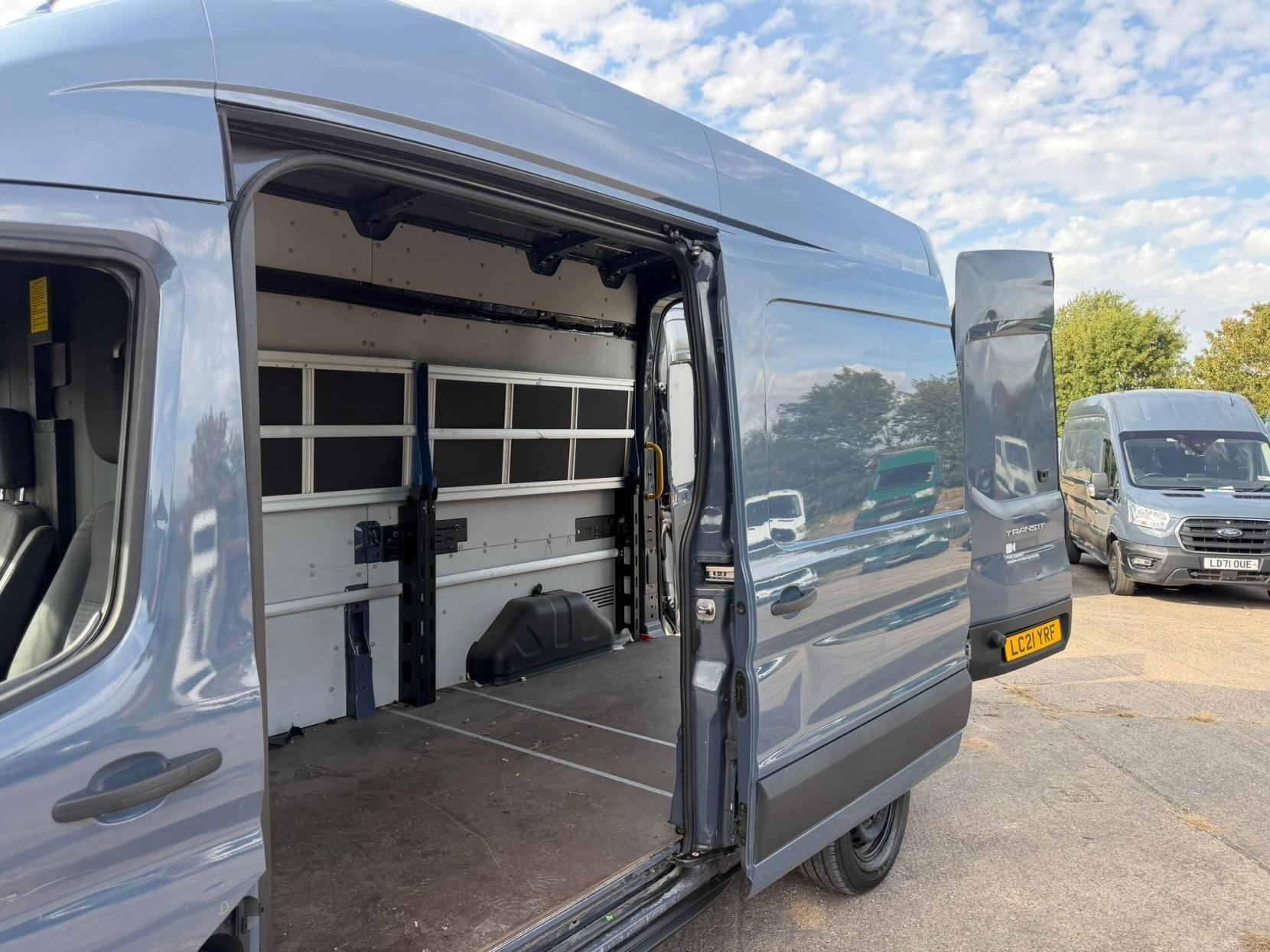 2021 Ford Transit 2.0 350 EcoBlue Trend FWD L3 H3 Euro 6 (s/s) 5dr - Thumbnail 14