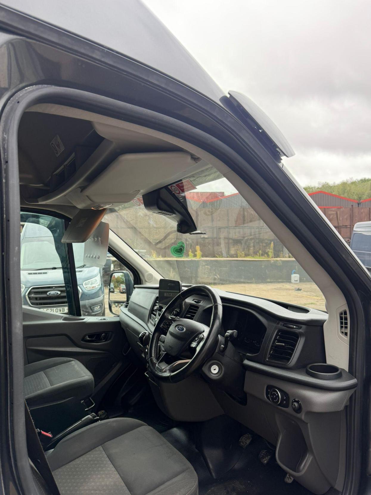 2021 Ford Transit 2.0 350 EcoBlue Trend FWD L3 H3 Euro 6 (s/s) 5dr - Thumbnail 9