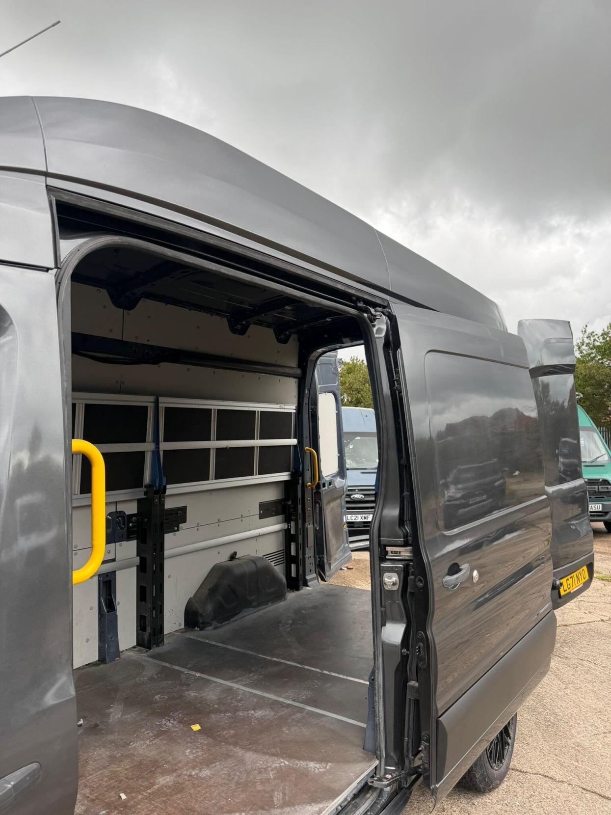 2021 Ford Transit 2.0 350 EcoBlue Trend FWD L3 H3 Euro 6 (s/s) 5dr - Thumbnail 14