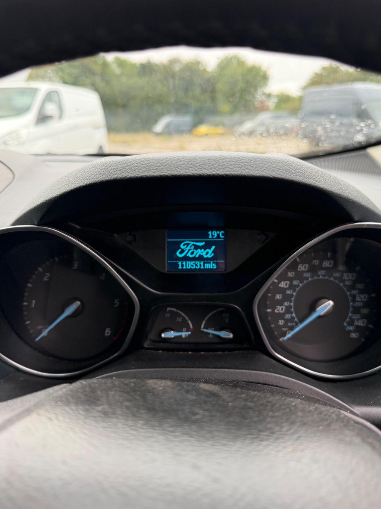 2011 Ford Grand C-Max 1.6 TDCi Zetec Euro 5 5dr - Thumbnail 12