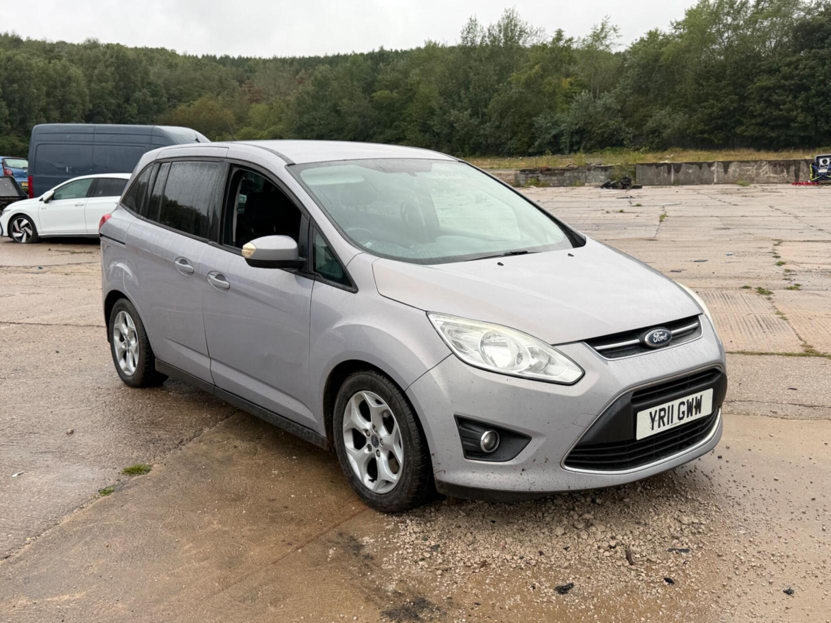 2011 Ford Grand C-Max 1.6 TDCi Zetec Euro 5 5dr - Image 1