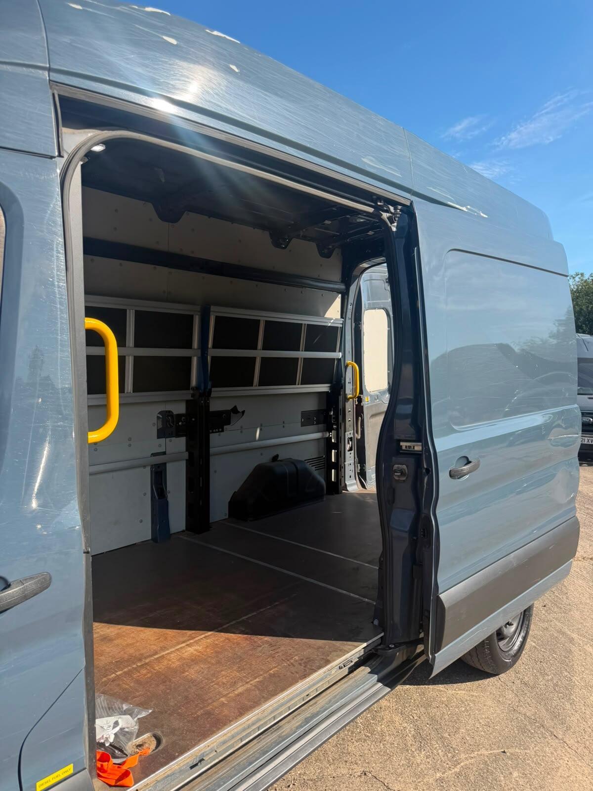 2021 Ford Transit 2.0 350 EcoBlue Trend FWD L3 H3 Euro 6 (s/s) 5dr - Thumbnail 14