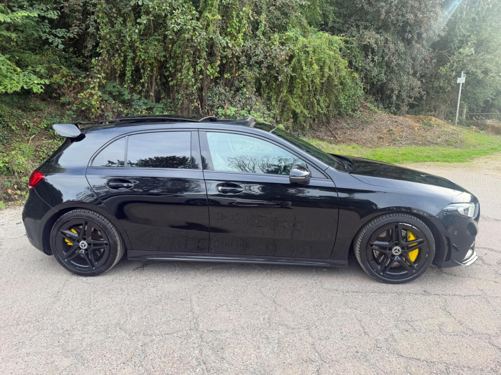 2019 Mercedes-Benz A Class 2.0 A35 AMG (Premium Plus) SpdS DCT 4MATIC Euro 6 (s/s) 5dr - Thumbnail 8