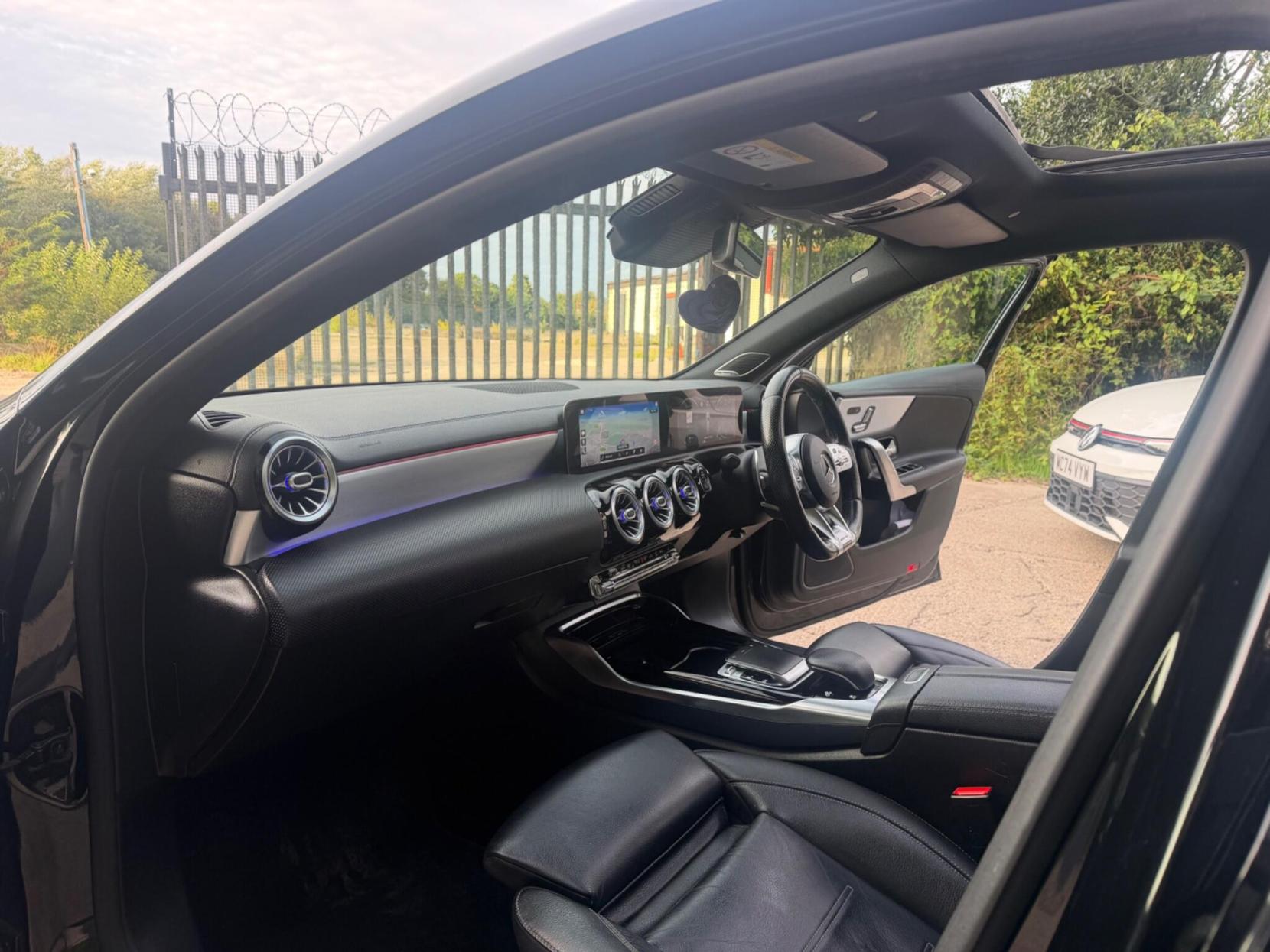 2019 Mercedes-Benz A Class 2.0 A35 AMG (Premium Plus) SpdS DCT 4MATIC Euro 6 (s/s) 5dr - Thumbnail 19