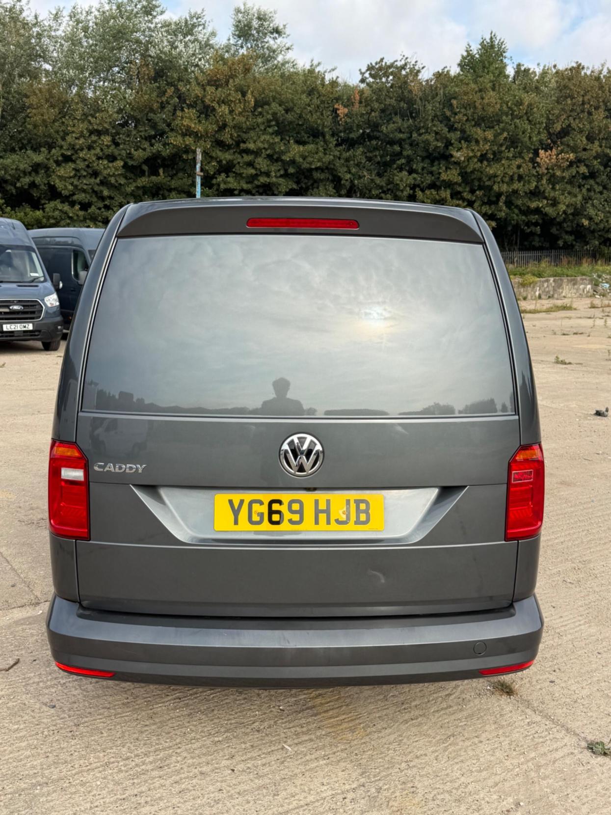 2020 Volkswagen Caddy Maxi 2.0 TDI C20 Highline Panel Van 6dr Diesel Manual LWB Euro 6 (s/s) (102 ps) - Thumbnail 7