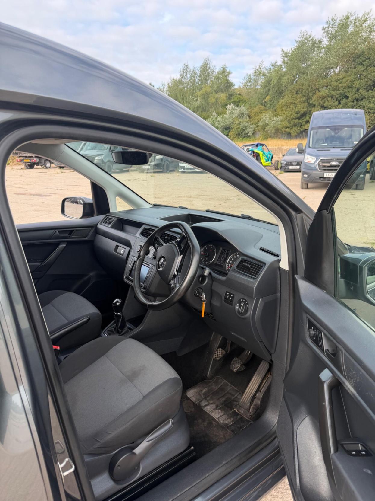 2020 Volkswagen Caddy Maxi 2.0 TDI C20 Highline Panel Van 6dr Diesel Manual LWB Euro 6 (s/s) (102 ps) - Thumbnail 11