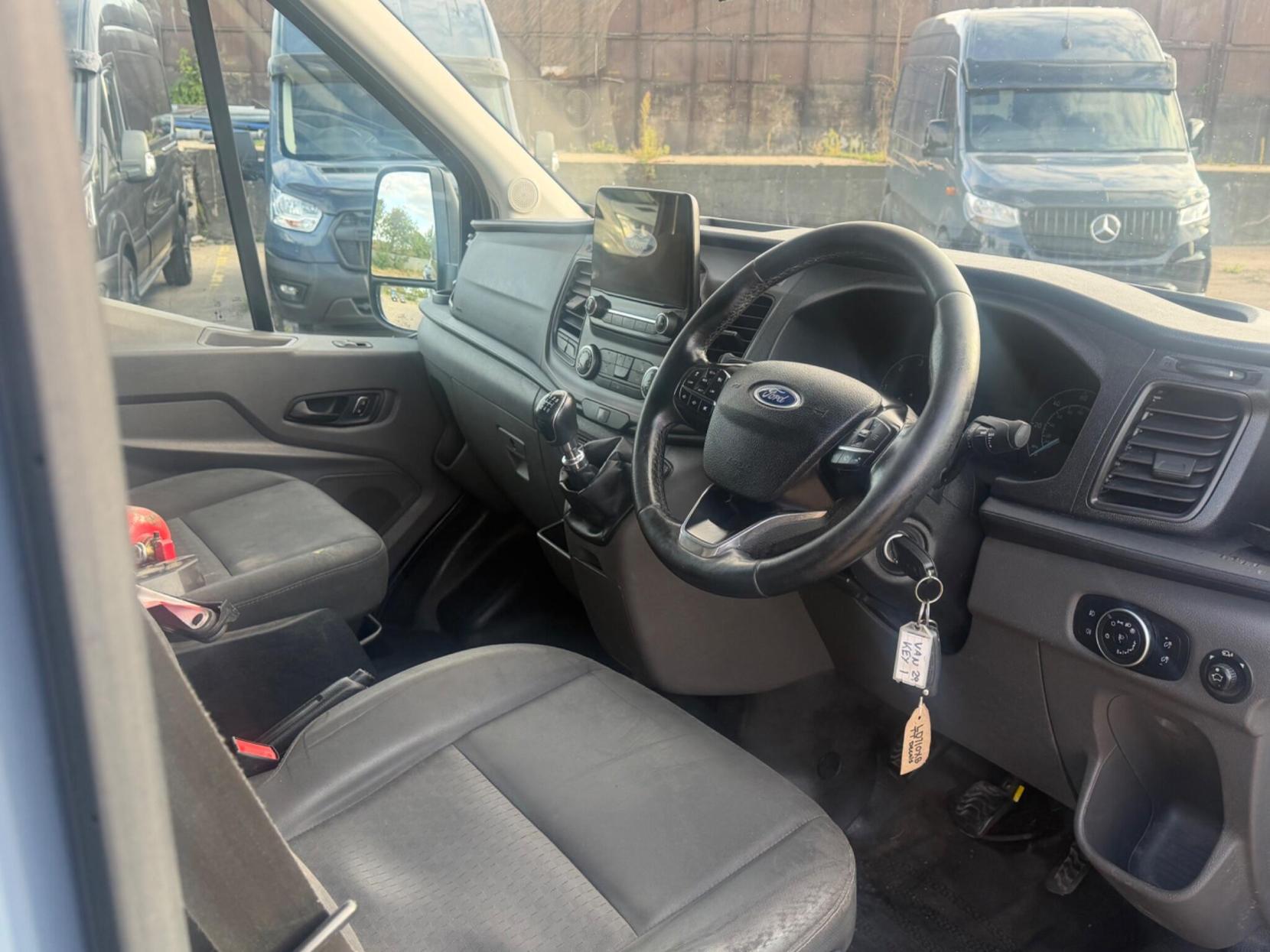 2021 Ford Transit 2.0 350 EcoBlue Trend FWD L3 H3 Euro 6 (s/s) 5dr - Thumbnail 9