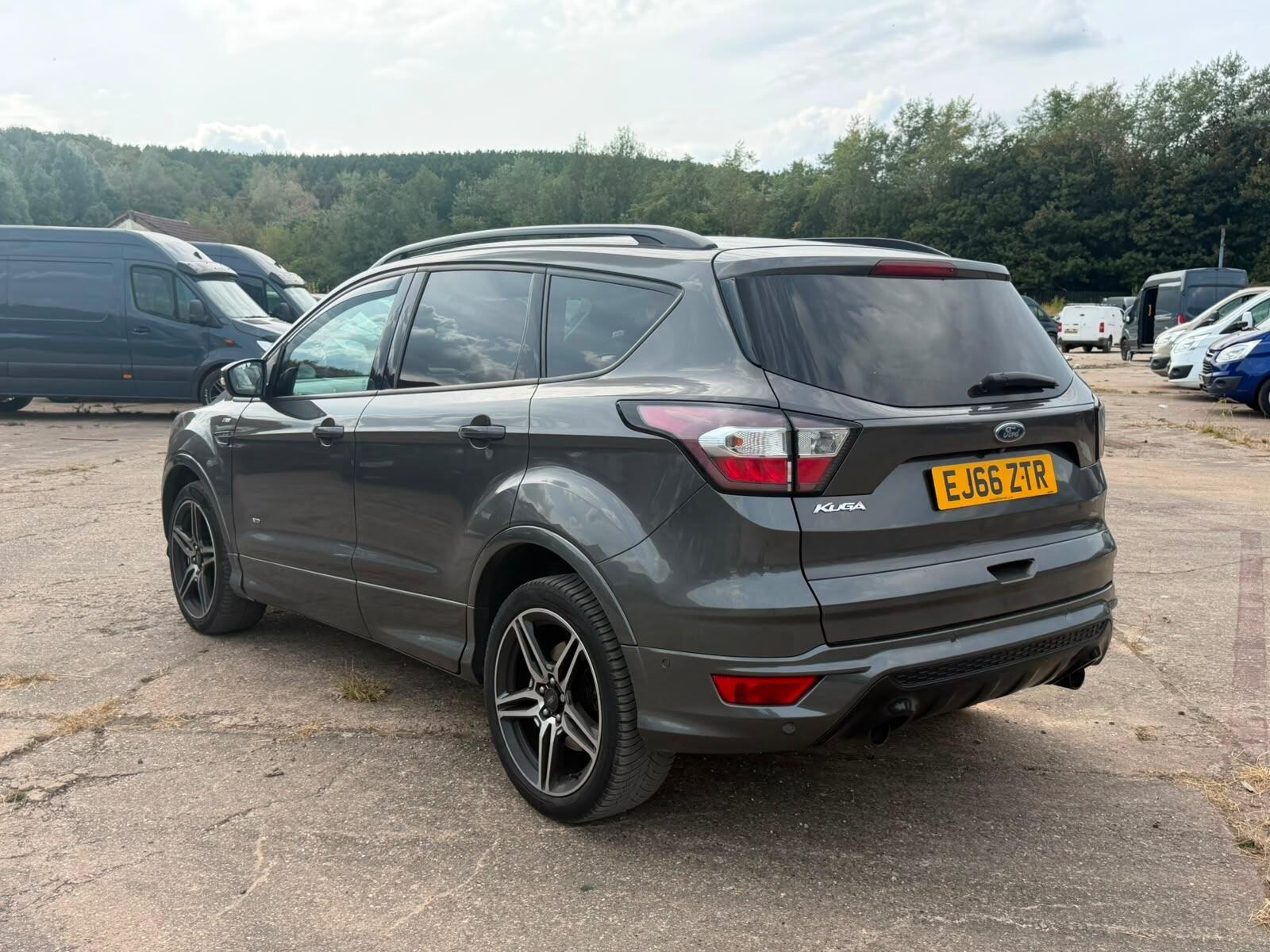 2016 Ford Kuga 2.0 TDCi EcoBlue ST-Line AWD Euro 6 (s/s) 5dr - Thumbnail 5