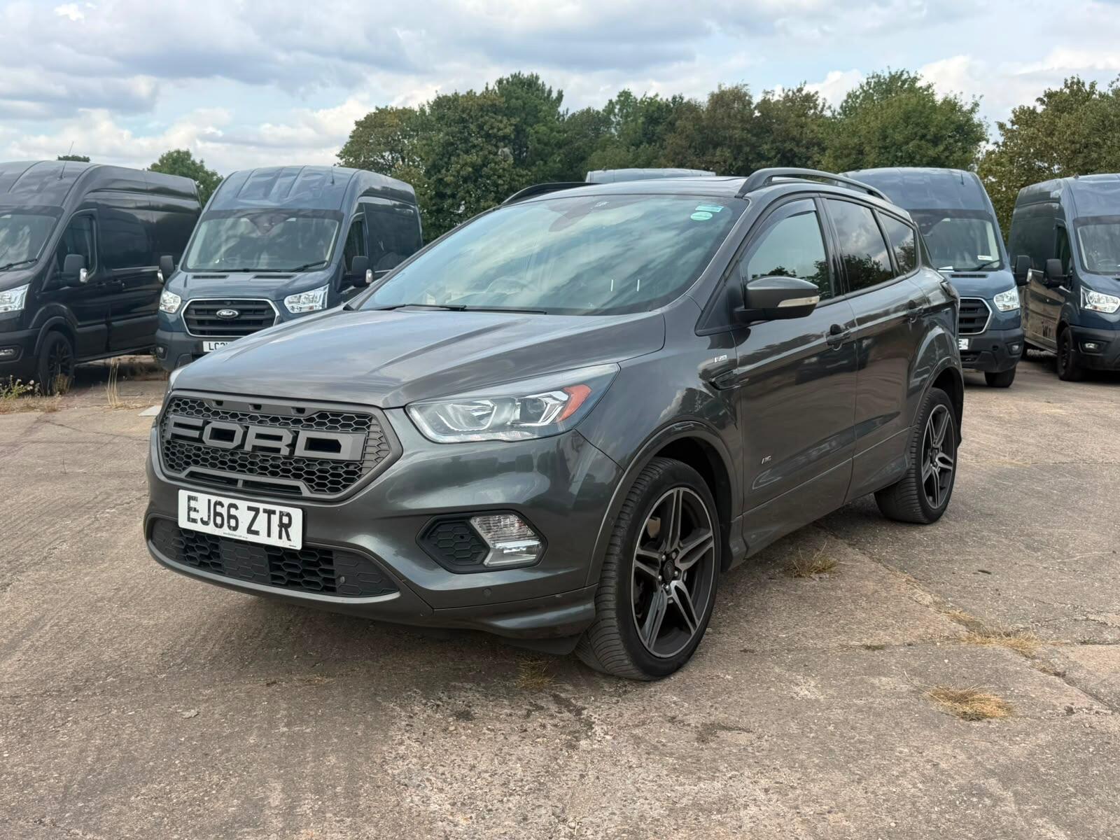 2016 Ford Kuga 2.0 TDCi EcoBlue ST-Line AWD Euro 6 (s/s) 5dr - Thumbnail 3