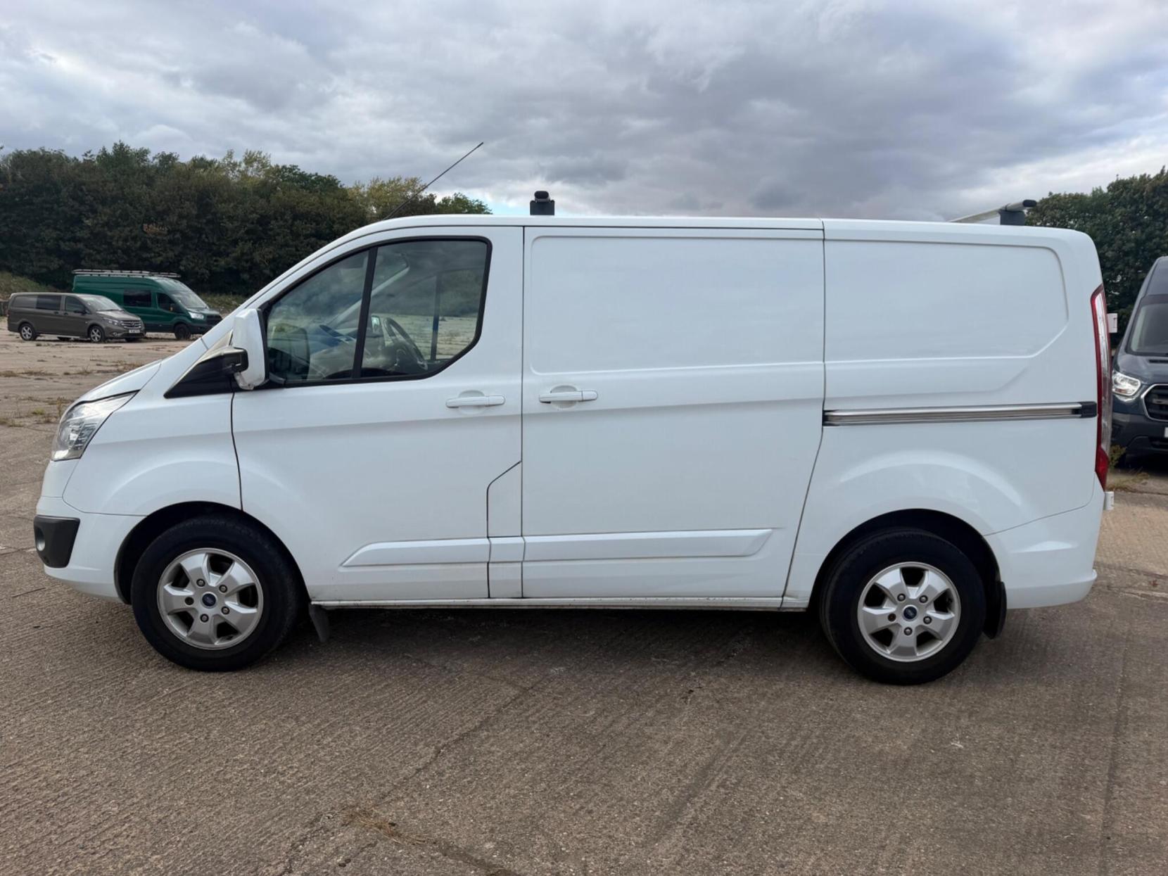 2017 Ford Transit Custom 2.0 TDCi 310 Limited L1 H1 5dr - Thumbnail 4