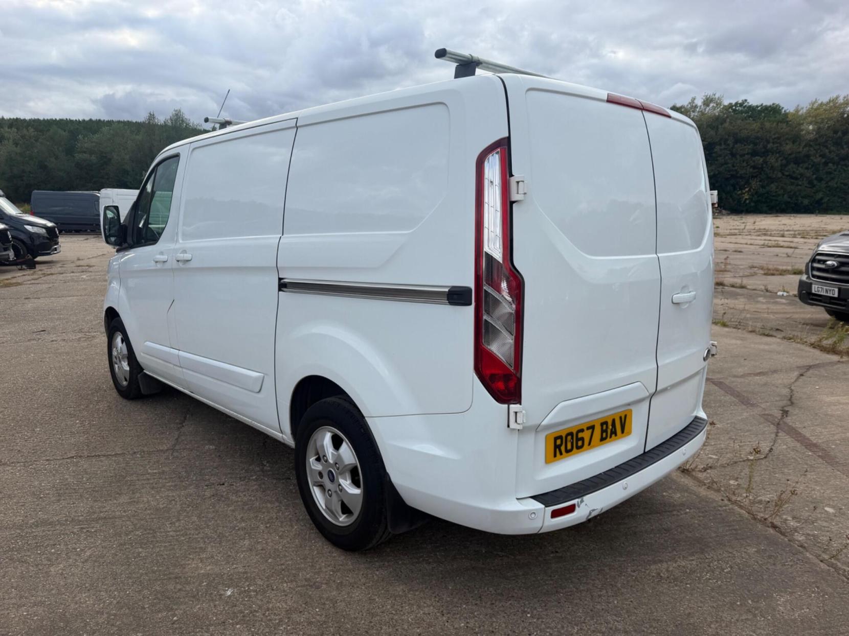 2017 Ford Transit Custom 2.0 TDCi 310 Limited L1 H1 5dr - Thumbnail 5