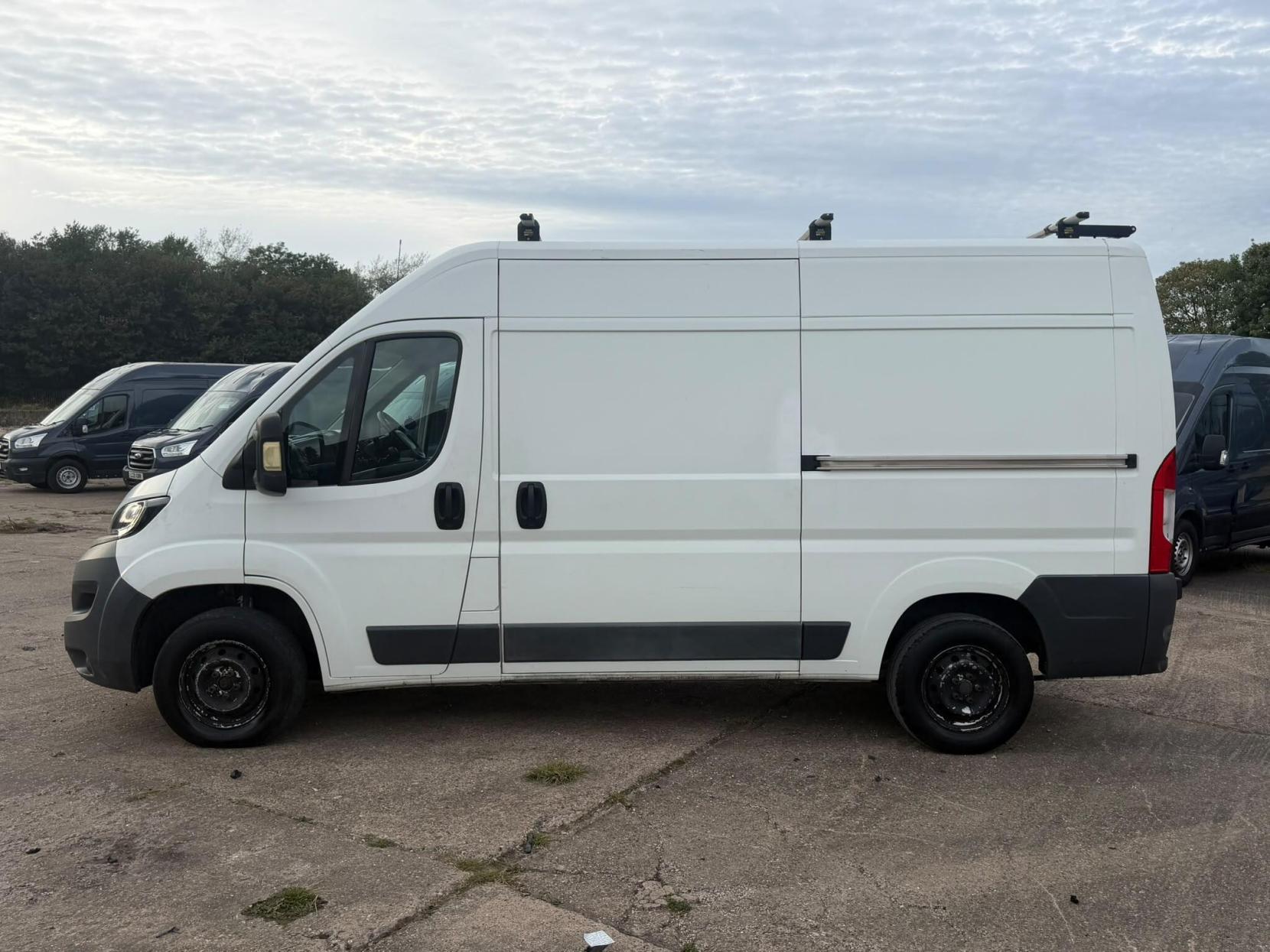 2017 Peugeot Boxer 2.0 BlueHDi 335 Professional L2 H2 Euro 6 5dr - Thumbnail 4