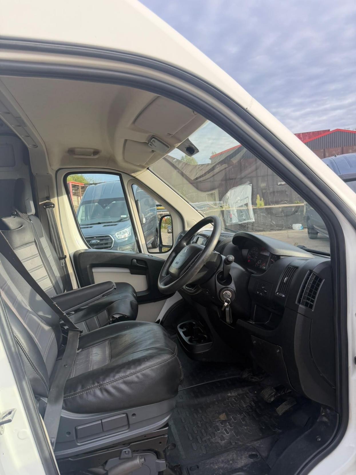 2017 Peugeot Boxer 2.0 BlueHDi 335 Professional L2 H2 Euro 6 5dr - Thumbnail 9