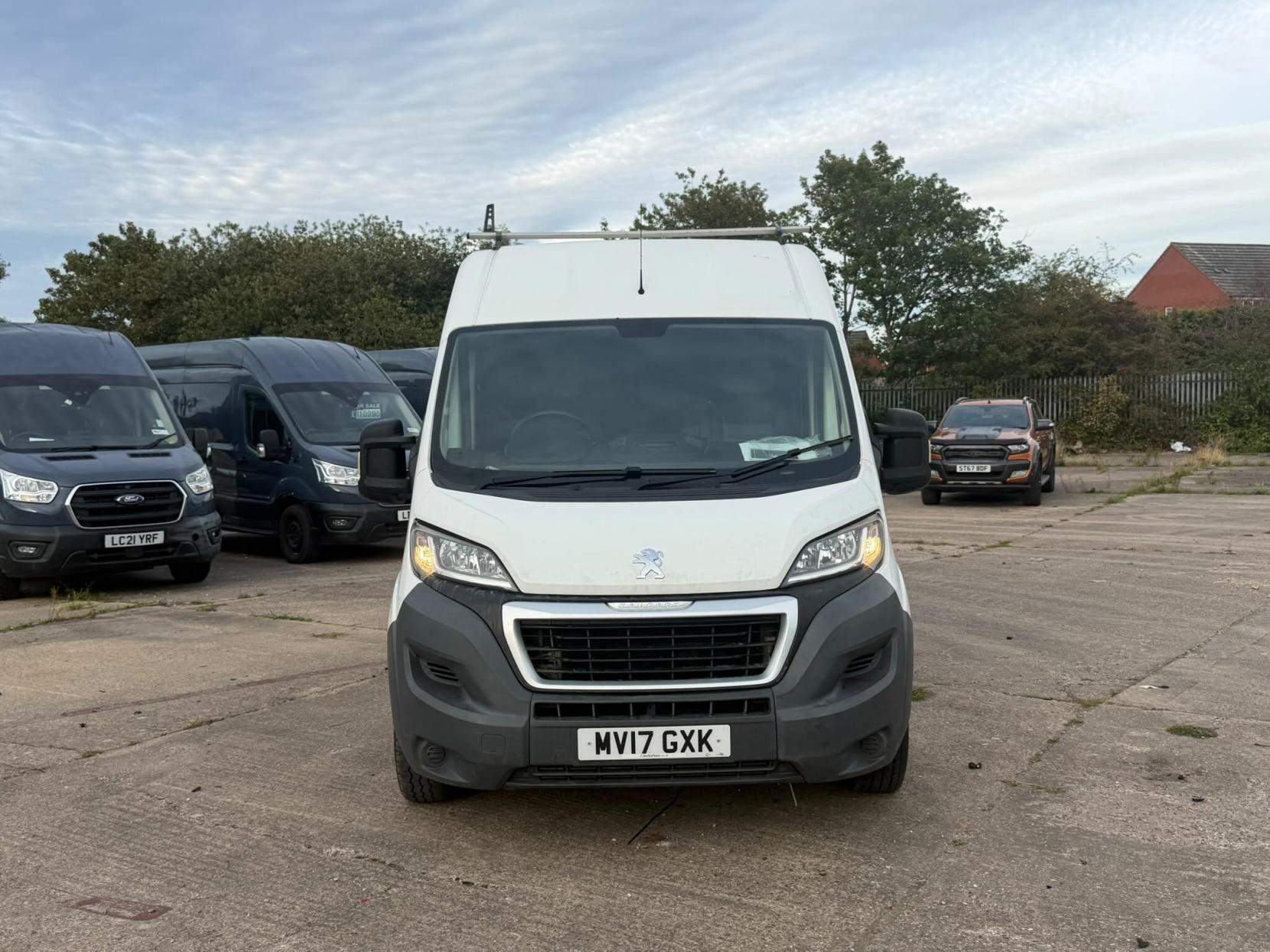 2017 Peugeot Boxer 2.0 BlueHDi 335 Professional L2 H2 Euro 6 5dr - Thumbnail 2