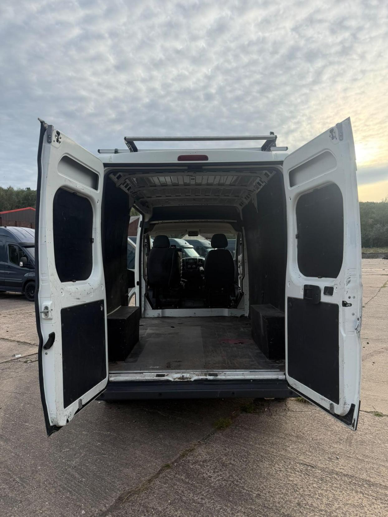 2017 Peugeot Boxer 2.0 BlueHDi 335 Professional L2 H2 Euro 6 5dr - Thumbnail 15