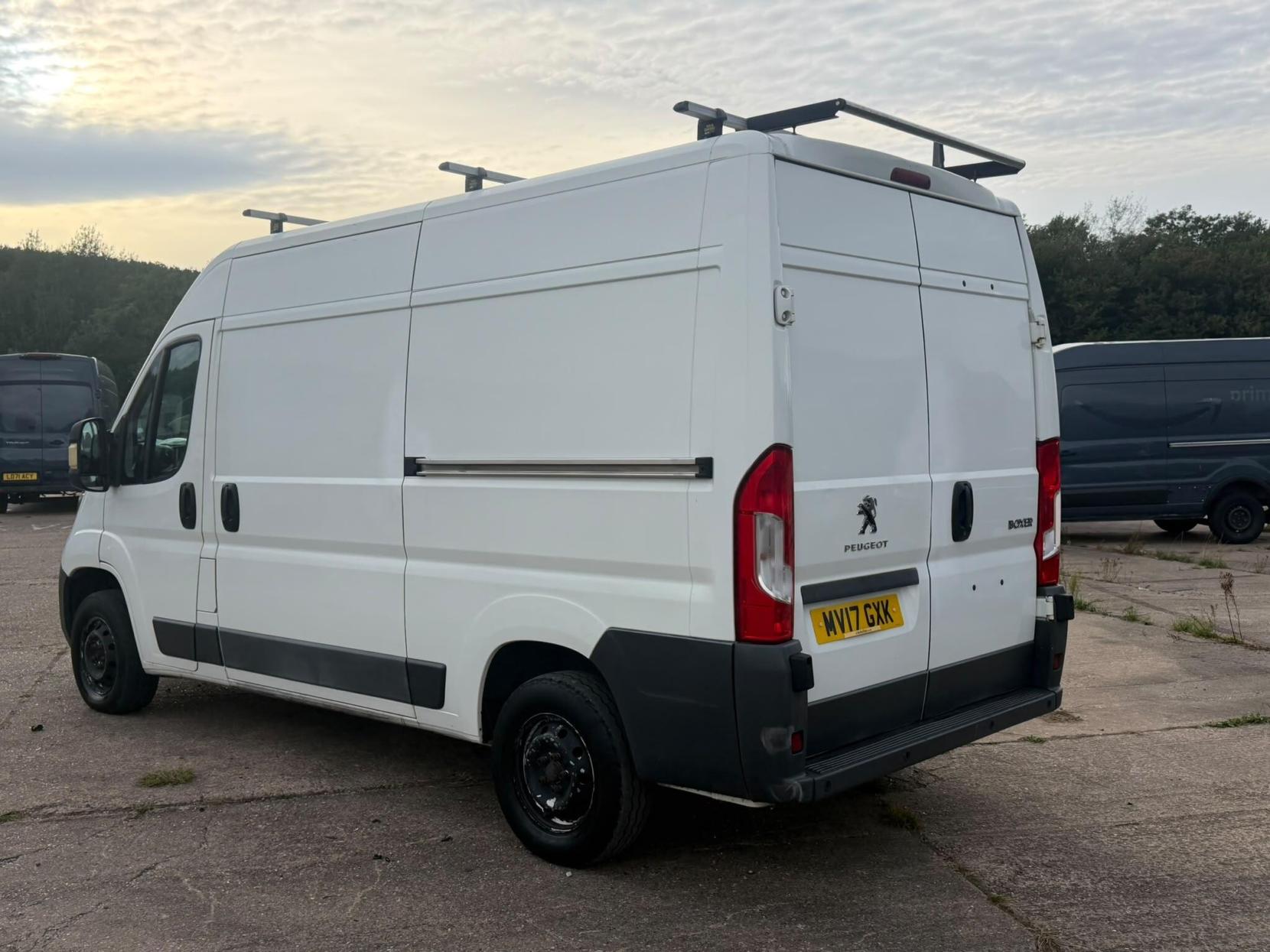 2017 Peugeot Boxer 2.0 BlueHDi 335 Professional L2 H2 Euro 6 5dr - Thumbnail 5