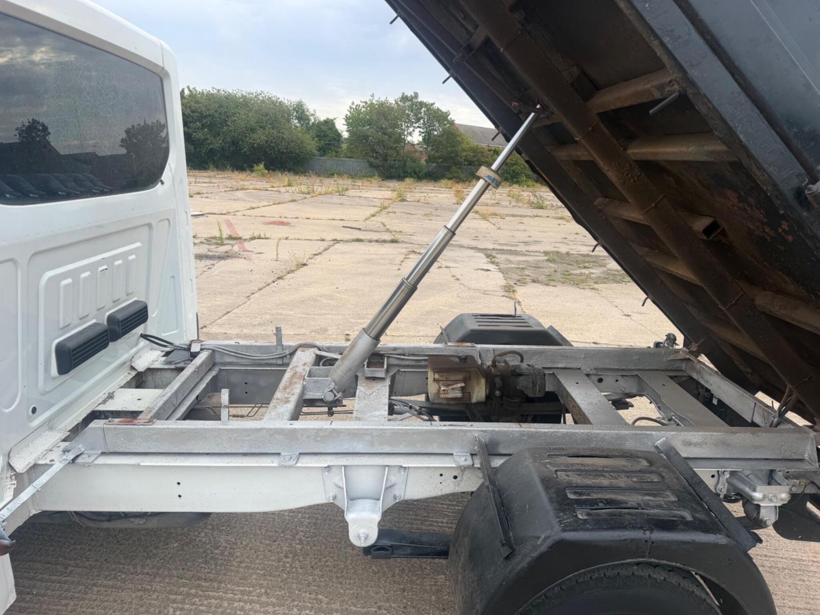2016 Ford Transit 2.2 TDCi 350 RWD L3 H1 Euro 5 4dr (DRW) - Thumbnail 3