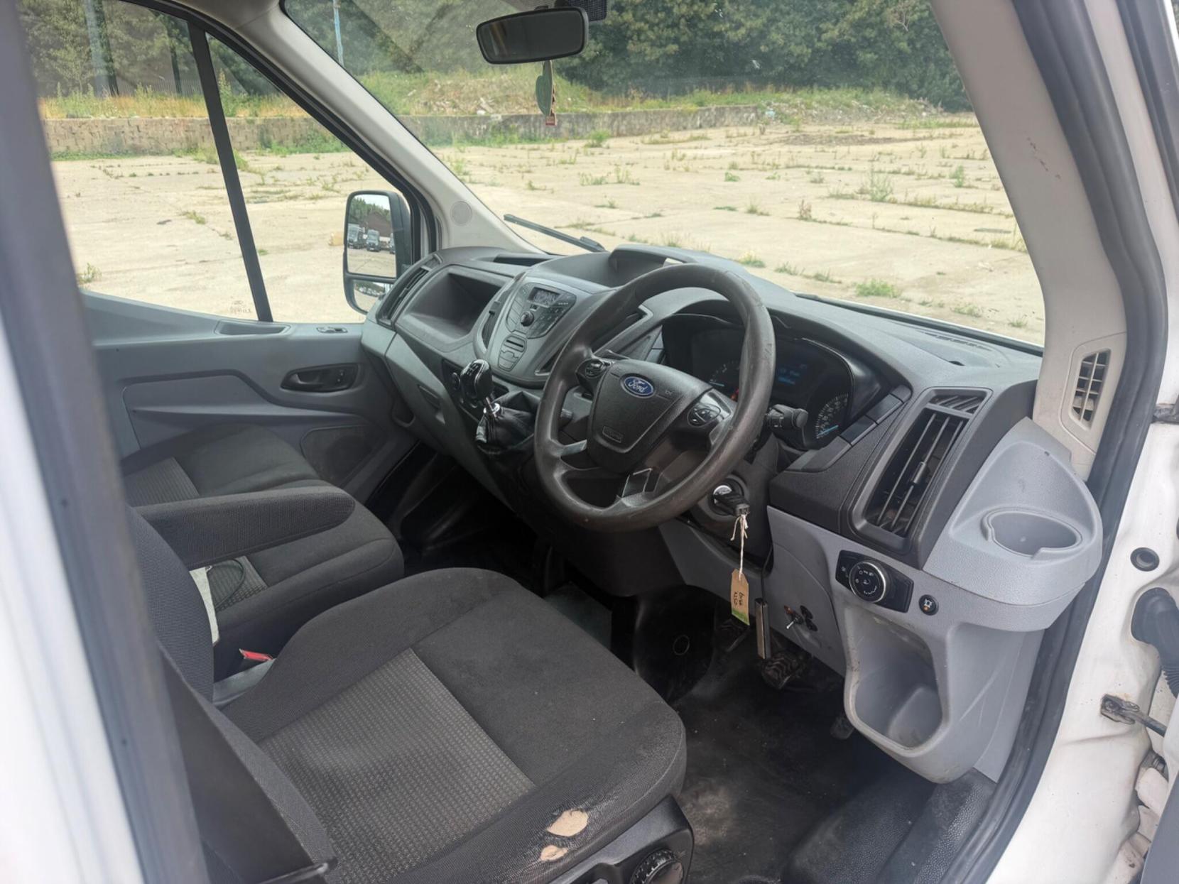 2016 Ford Transit 2.2 TDCi 350 RWD L3 H1 Euro 5 4dr (DRW) - Thumbnail 9