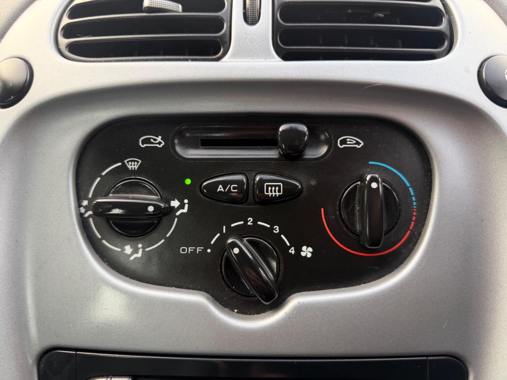 2006 Citroen Xsara Picasso 1.6i 16V Desire MPV 5dr Petrol Manual (172 g/km, 110 bhp) - Thumbnail 13