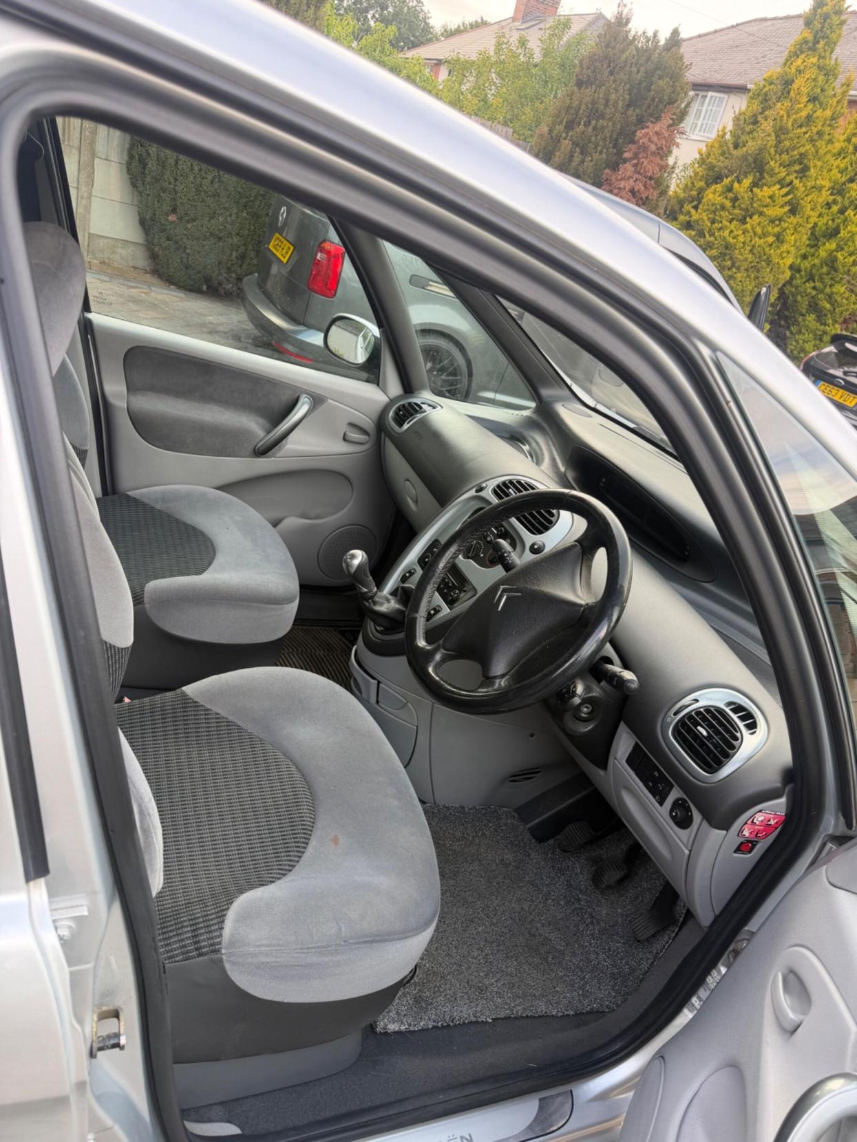 2006 Citroen Xsara Picasso 1.6i 16V Desire MPV 5dr Petrol Manual (172 g/km, 110 bhp) - Thumbnail 9