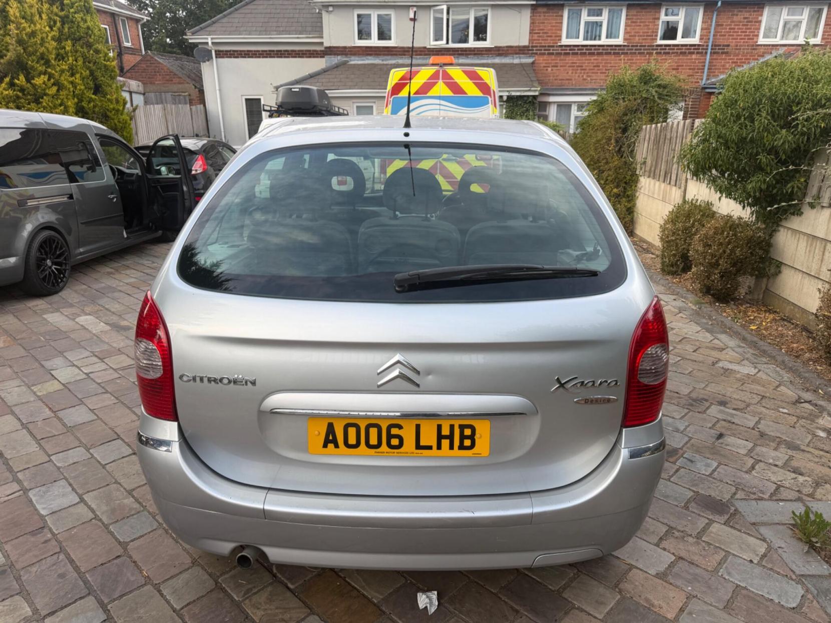2006 Citroen Xsara Picasso 1.6i 16V Desire MPV 5dr Petrol Manual (172 g/km, 110 bhp) - Thumbnail 6