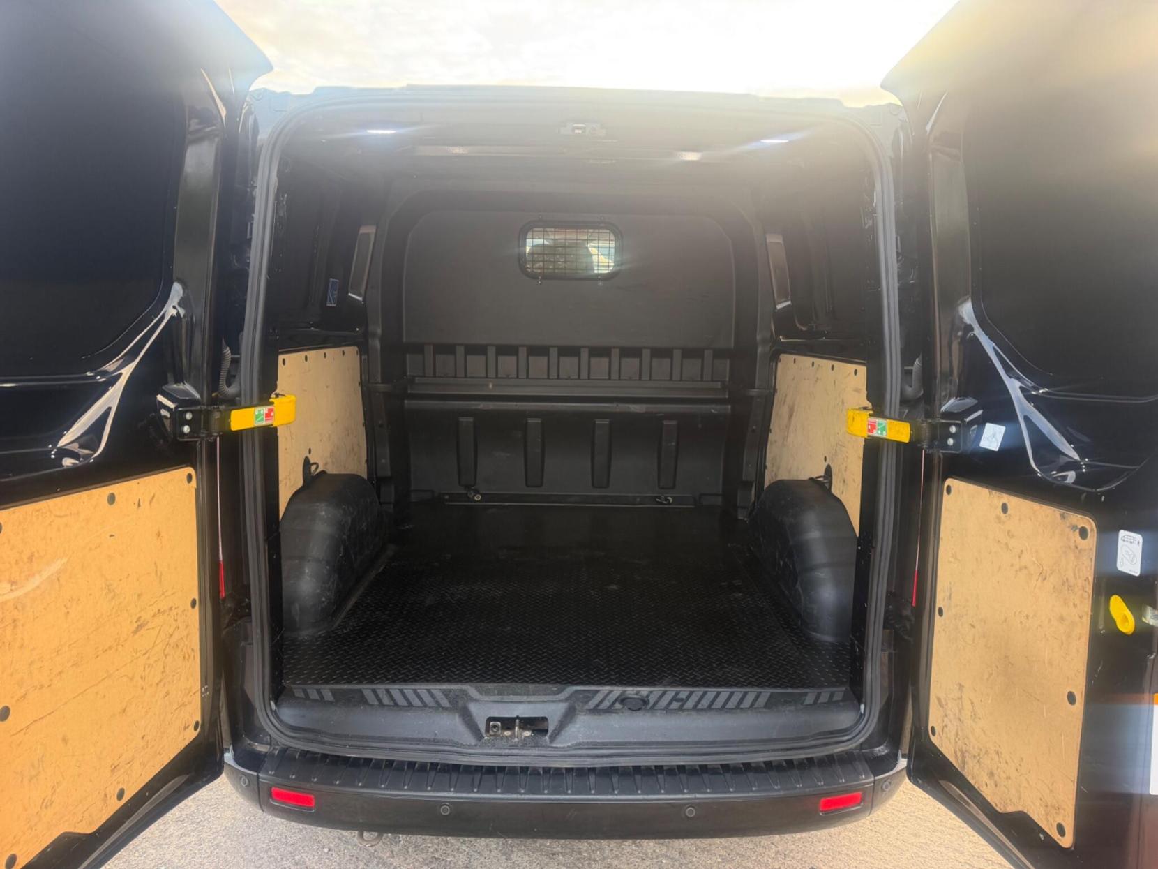 2021 Ford Transit Custom 2.0 320 EcoBlue Limited Crew Van Auto L2 H1 Euro 6 (s/s) 5dr - Thumbnail 22