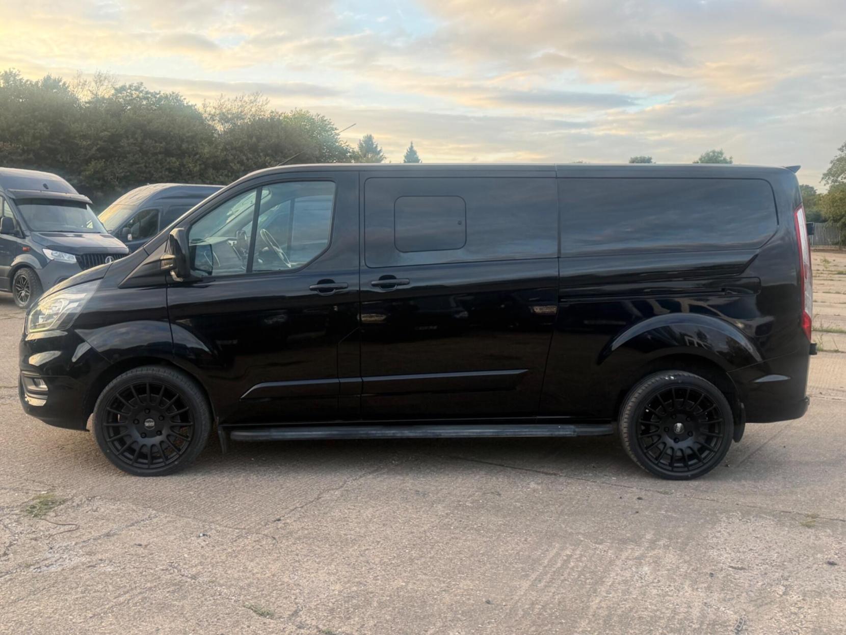 2021 Ford Transit Custom 2.0 320 EcoBlue Limited Crew Van Auto L2 H1 Euro 6 (s/s) 5dr - Thumbnail 4