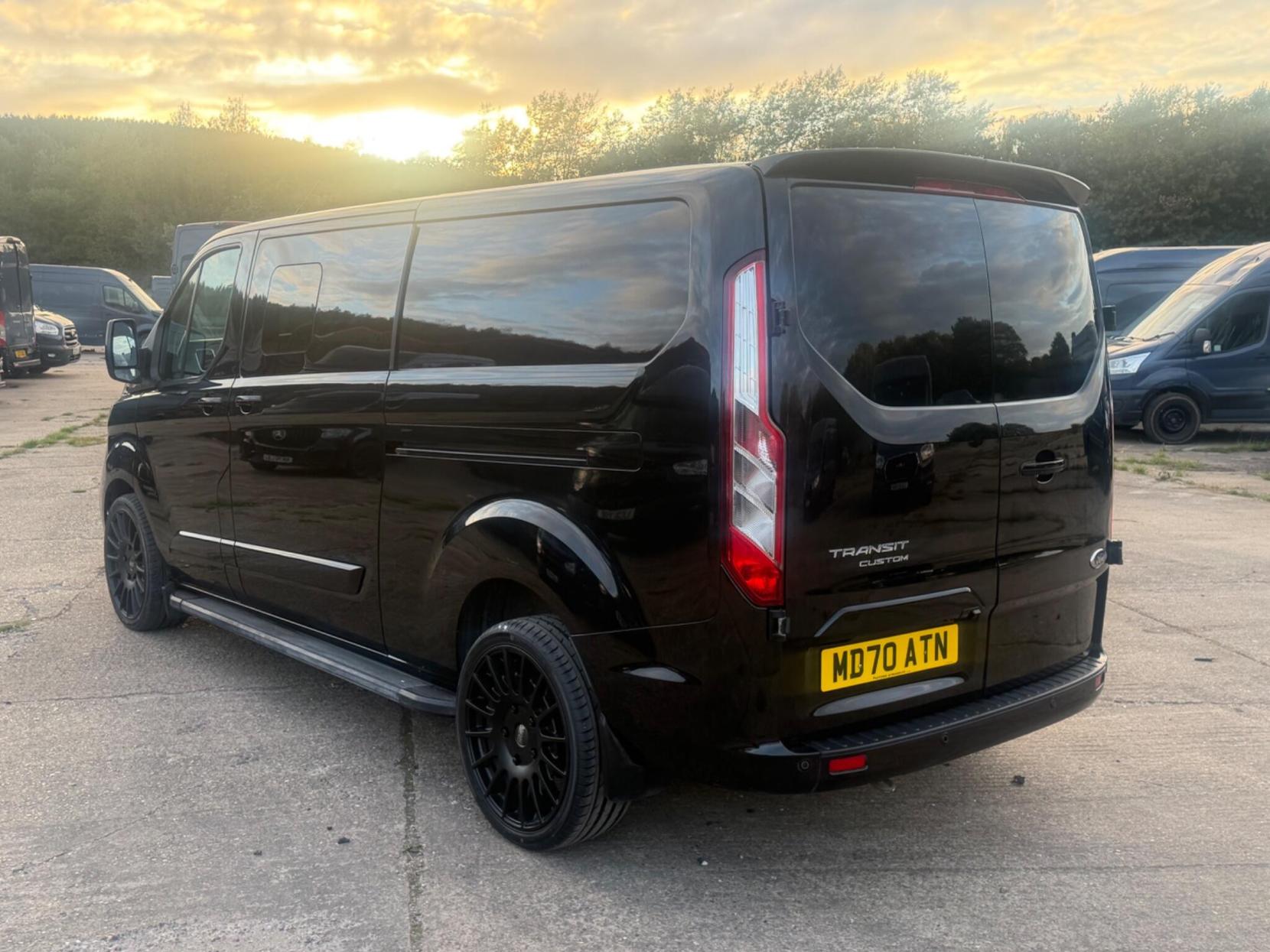 2021 Ford Transit Custom 2.0 320 EcoBlue Limited Crew Van Auto L2 H1 Euro 6 (s/s) 5dr - Thumbnail 5