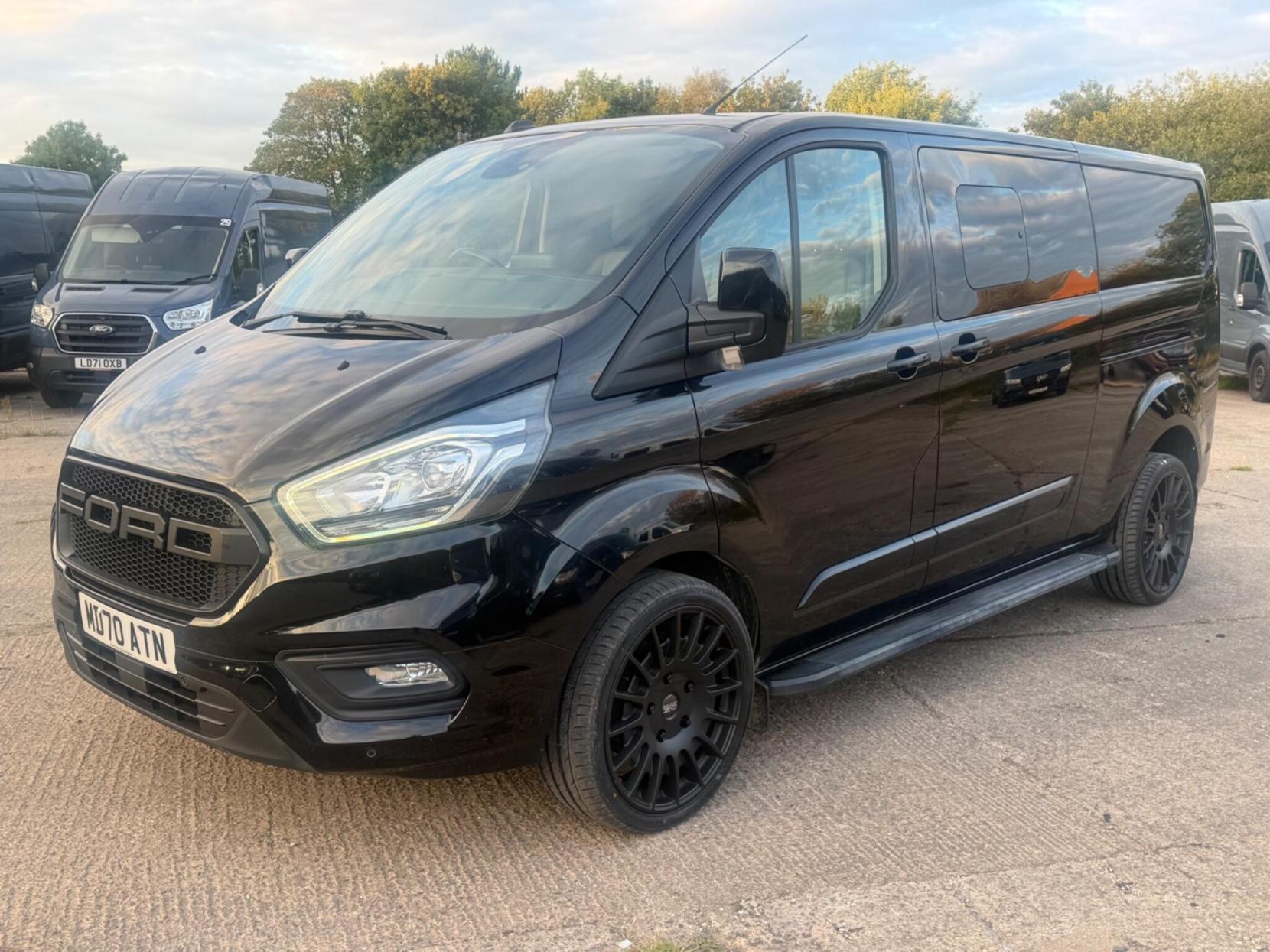 2021 Ford Transit Custom 2.0 320 EcoBlue Limited Crew Van Auto L2 H1 Euro 6 (s/s) 5dr - Thumbnail 3
