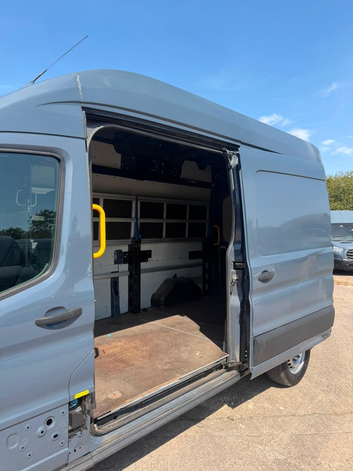 2021 Ford Transit 2.0 350 EcoBlue Trend FWD L3 H3 Euro 6 (s/s) 5dr - Thumbnail 16