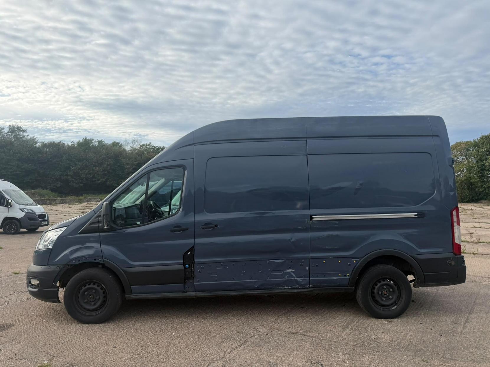 2021 Ford Transit 2.0 350 EcoBlue Trend FWD L3 H3 Euro 6 (s/s) 5dr - Thumbnail 4