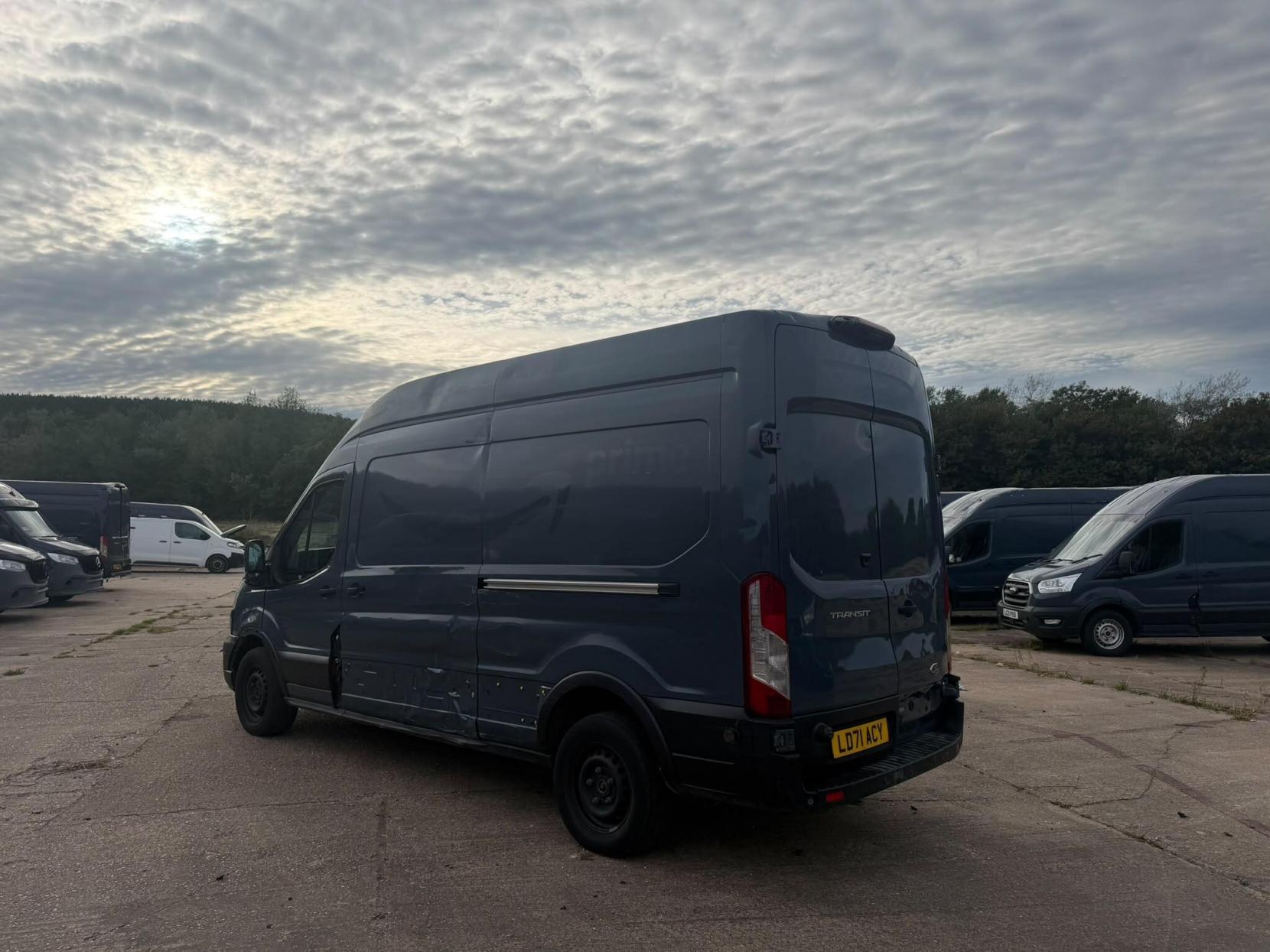 2021 Ford Transit 2.0 350 EcoBlue Trend FWD L3 H3 Euro 6 (s/s) 5dr - Thumbnail 5