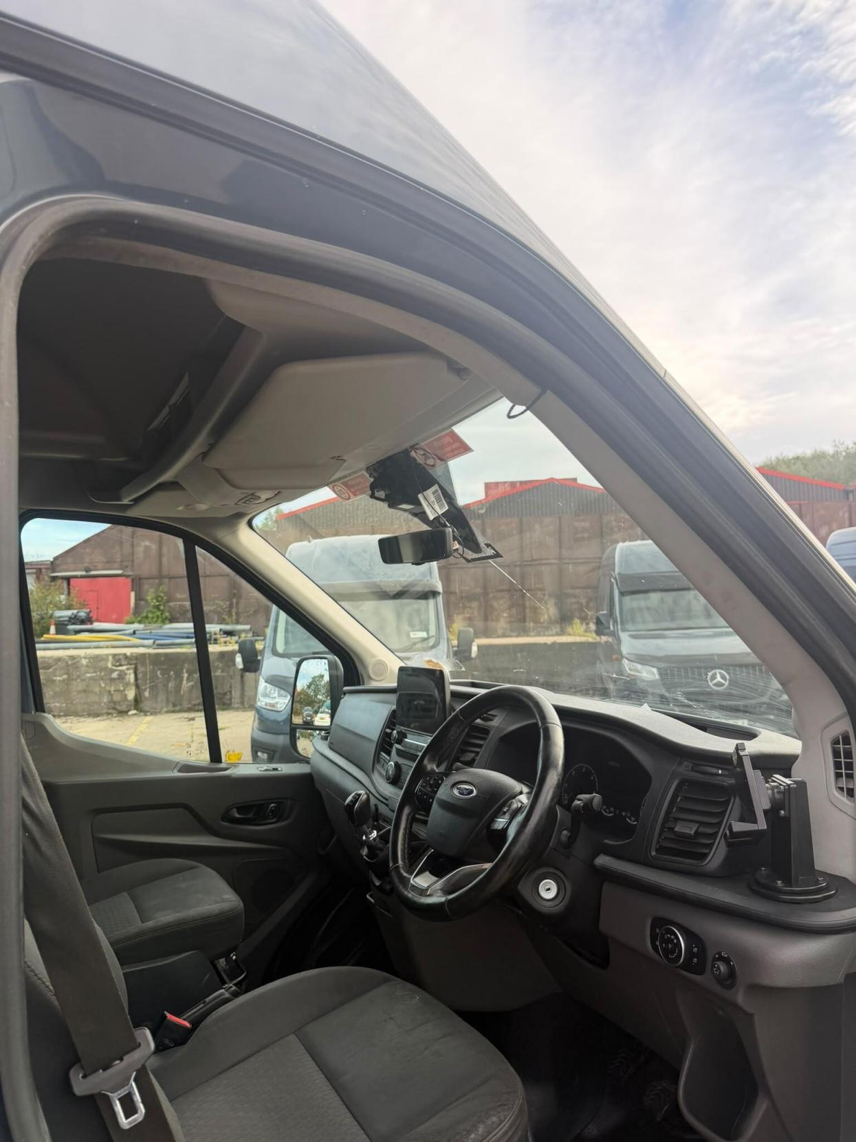 2021 Ford Transit 2.0 350 EcoBlue Trend FWD L3 H3 Euro 6 (s/s) 5dr - Thumbnail 9