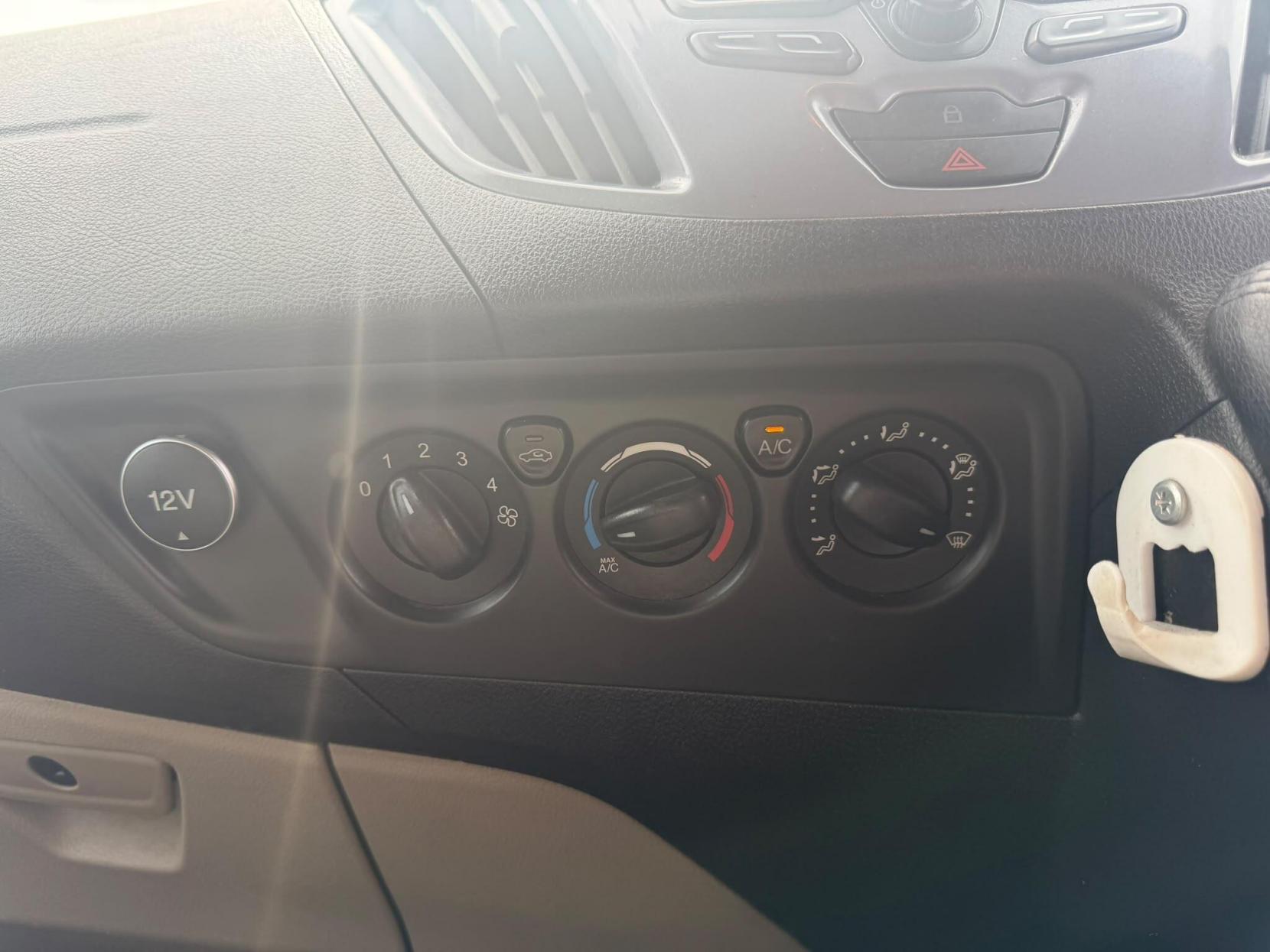 2014 Ford Transit Custom 2.2 TDCi 290 Limited L1 H1 6dr - Thumbnail 17