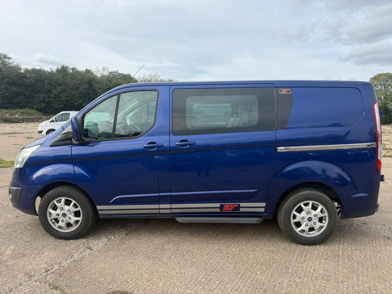 2014 Ford Transit Custom 2.2 TDCi 290 Limited L1 H1 6dr - Thumbnail 4