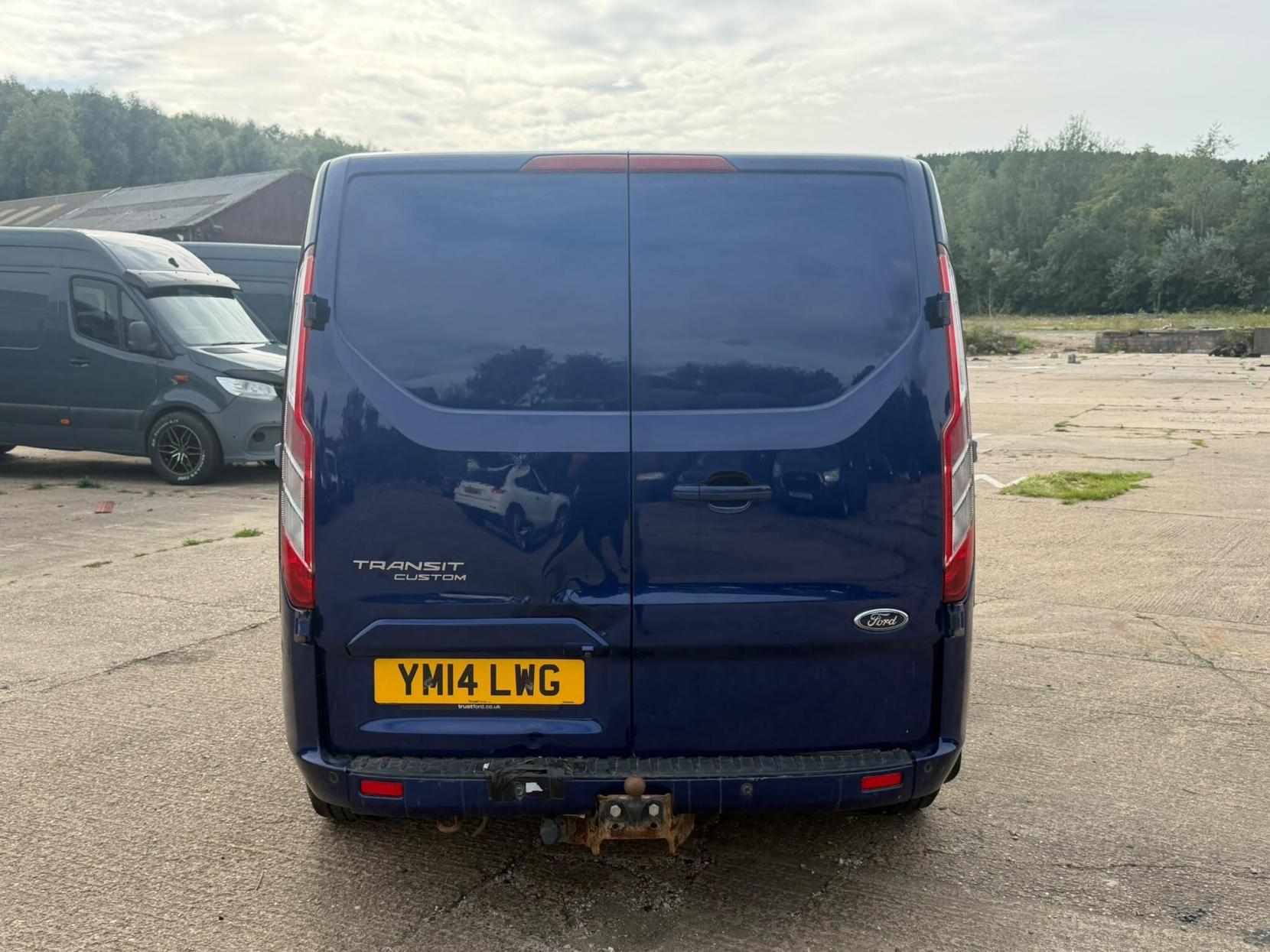2014 Ford Transit Custom 2.2 TDCi 290 Limited L1 H1 6dr - Thumbnail 7
