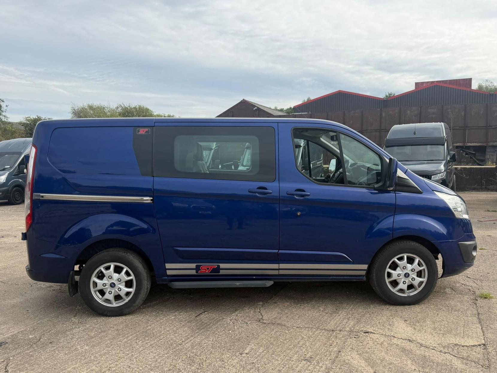 2014 Ford Transit Custom 2.2 TDCi 290 Limited L1 H1 6dr - Thumbnail 10