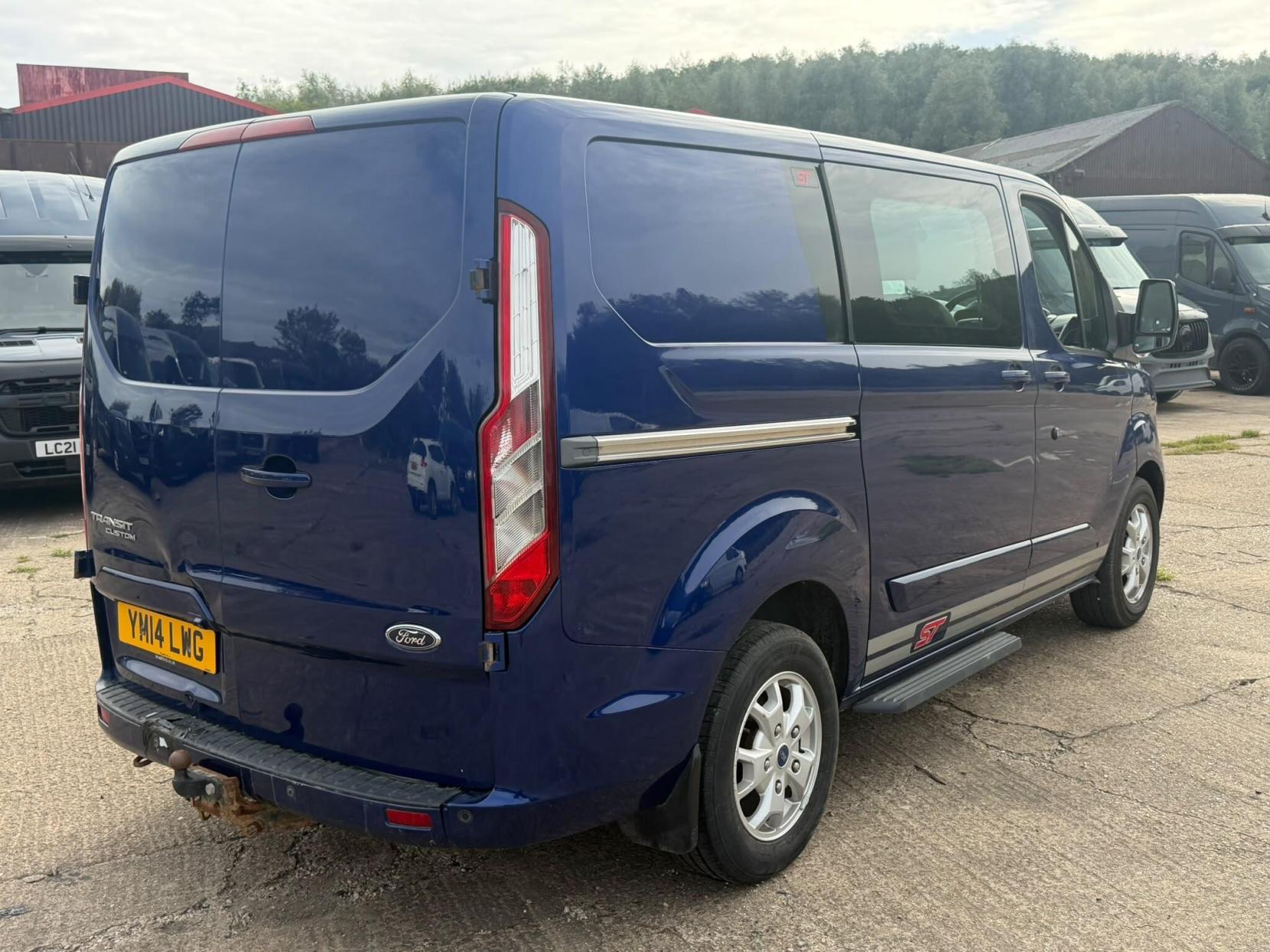 2014 Ford Transit Custom 2.2 TDCi 290 Limited L1 H1 6dr - Thumbnail 9