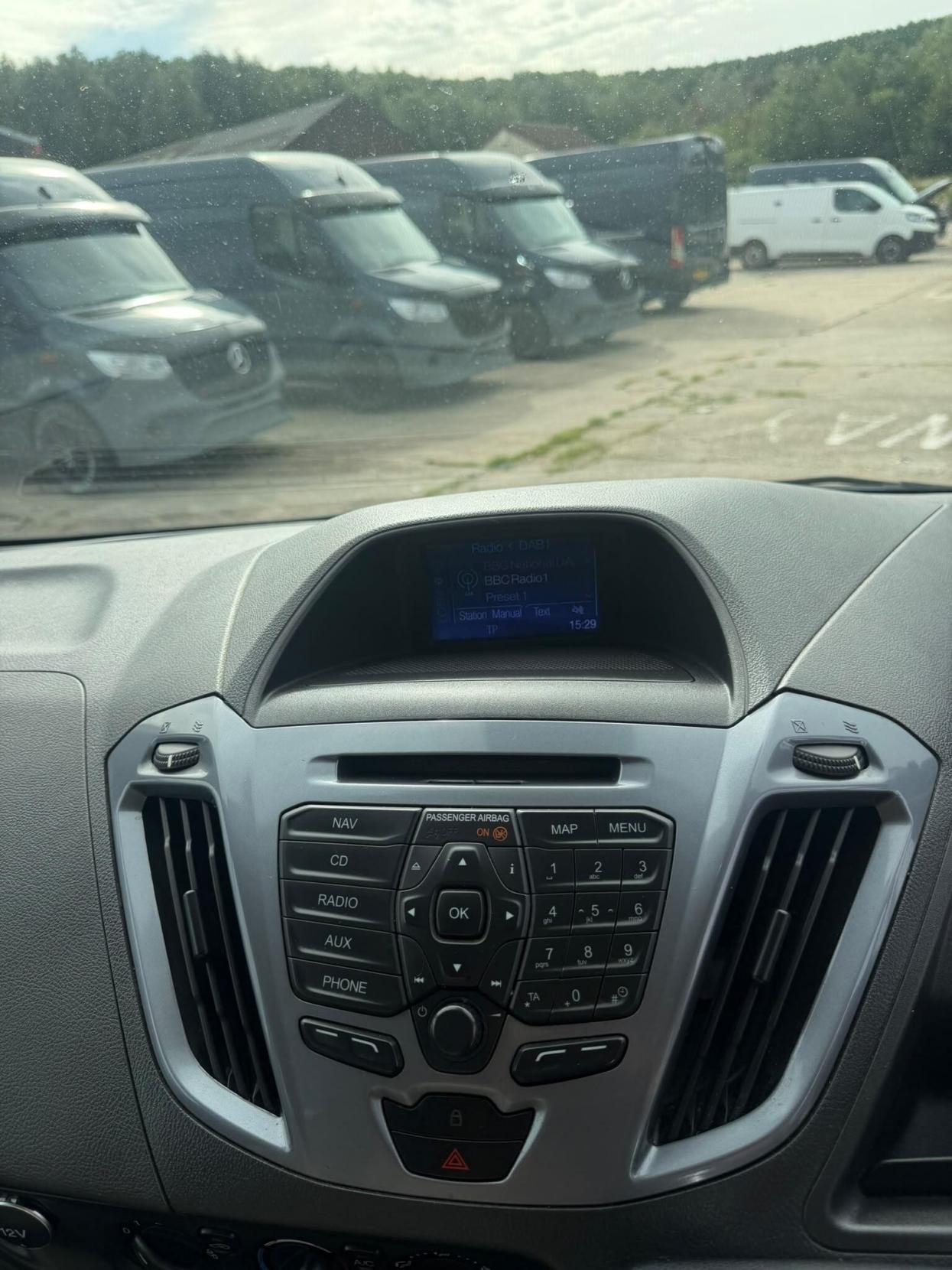 2014 Ford Transit Custom 2.2 TDCi 290 Limited L1 H1 6dr - Thumbnail 16
