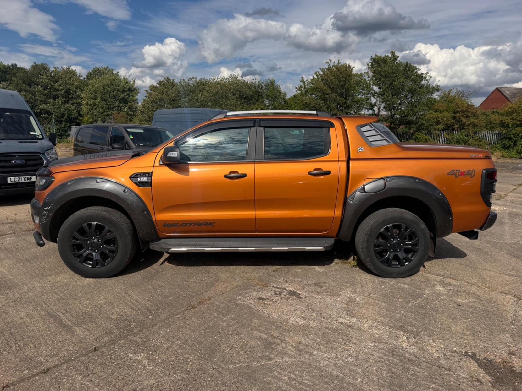 2017 Ford Ranger 3.2 TDCi Wildtrak 4WD Euro 5 (s/s) 4dr - Thumbnail 4