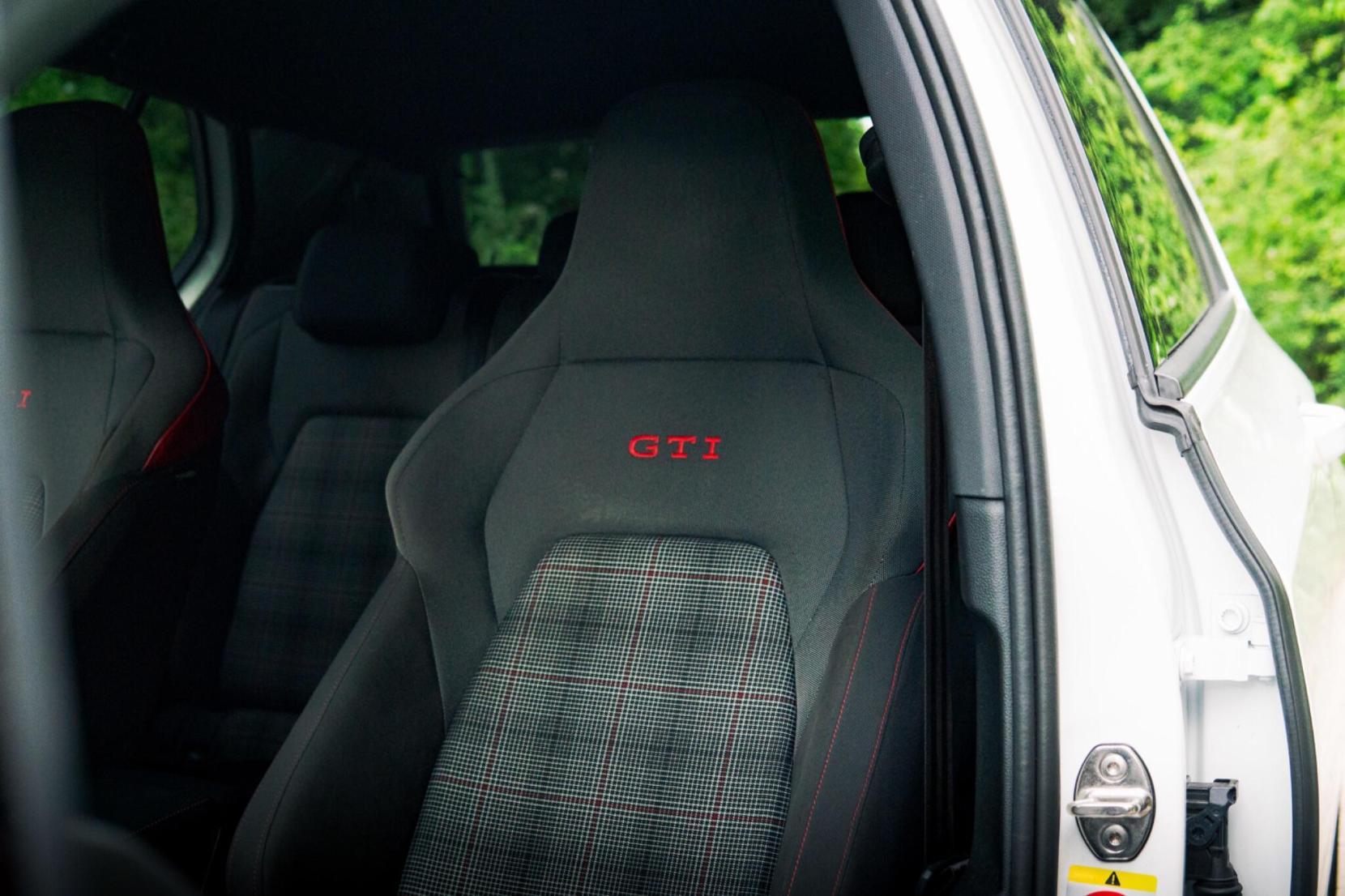 2025 Volkswagen Golf 2.0 TSI GTI DSG Euro 6 (s/s) 5dr - Thumbnail 24