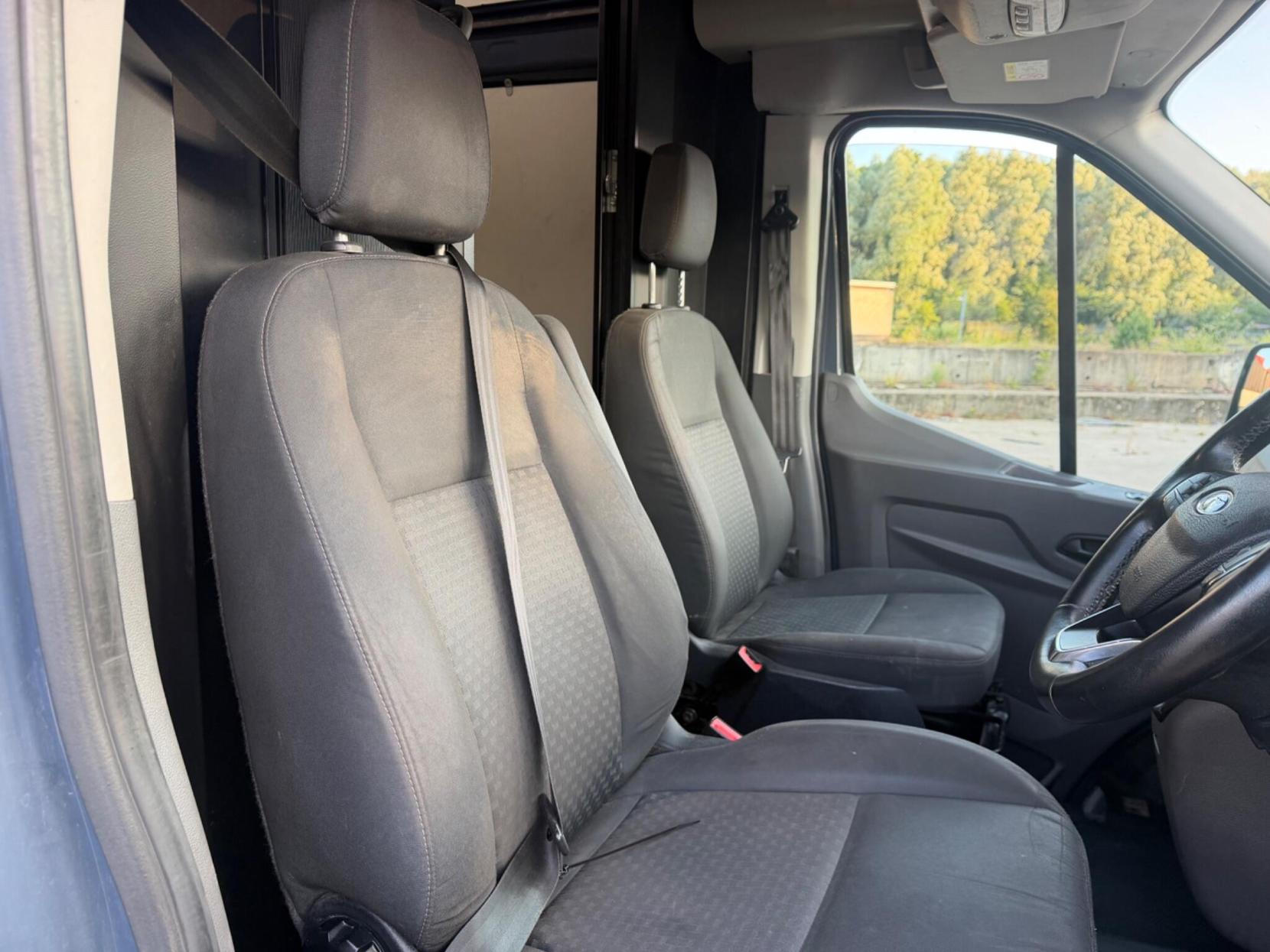 2021 Ford Transit 2.0 350 EcoBlue Trend FWD L3 H3 Euro 6 (s/s) 5dr - Thumbnail 9
