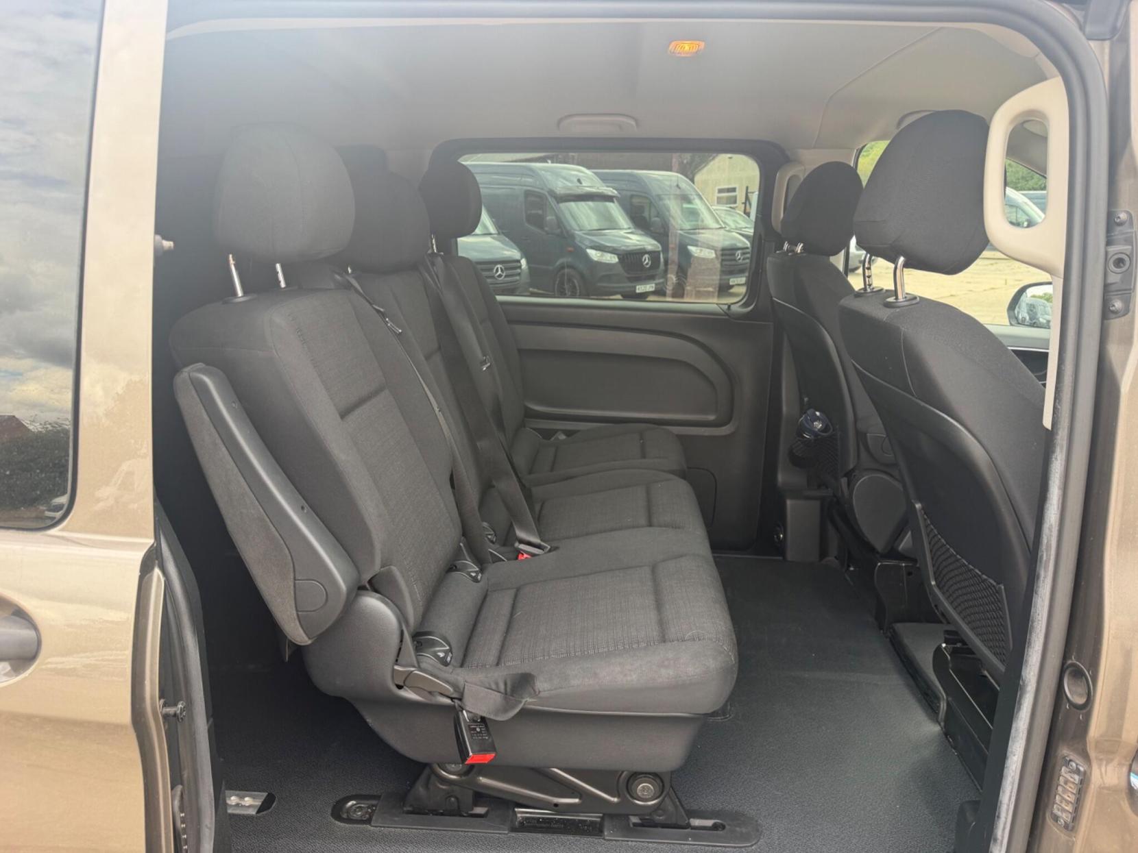 2016 Mercedes-Benz Vito 2.1 119 CDI BlueTEC Sport Crew Van G-Tronic+ RWD L2 Euro 6 (s/s) 5dr (LWB) - Thumbnail 10