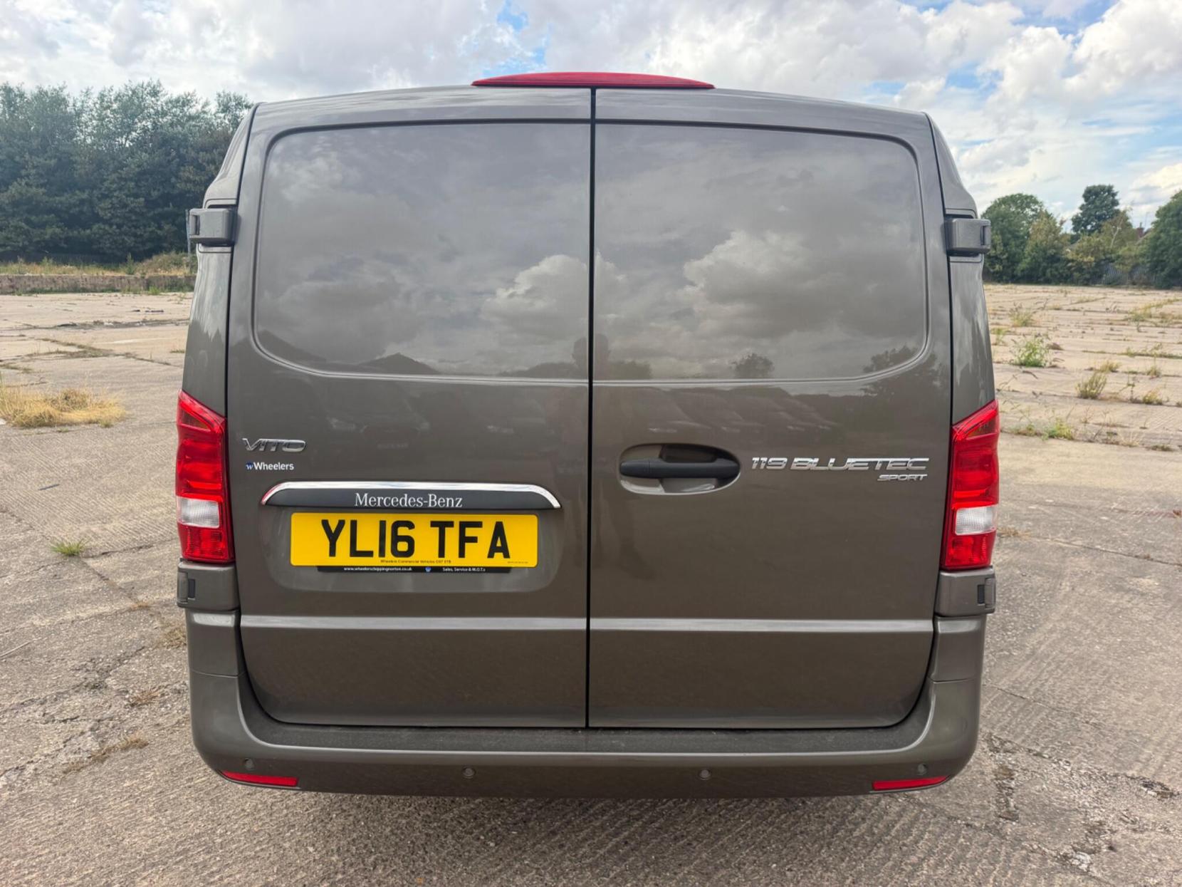 2016 Mercedes-Benz Vito 2.1 119 CDI BlueTEC Sport Crew Van G-Tronic+ RWD L2 Euro 6 (s/s) 5dr (LWB) - Thumbnail 6