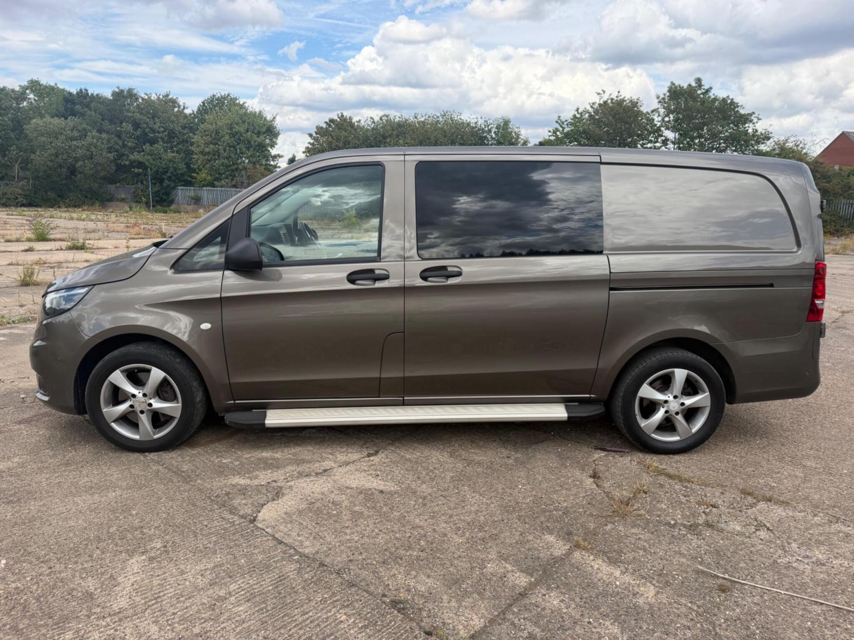 2016 Mercedes-Benz Vito 2.1 119 CDI BlueTEC Sport Crew Van G-Tronic+ RWD L2 Euro 6 (s/s) 5dr (LWB) - Thumbnail 4