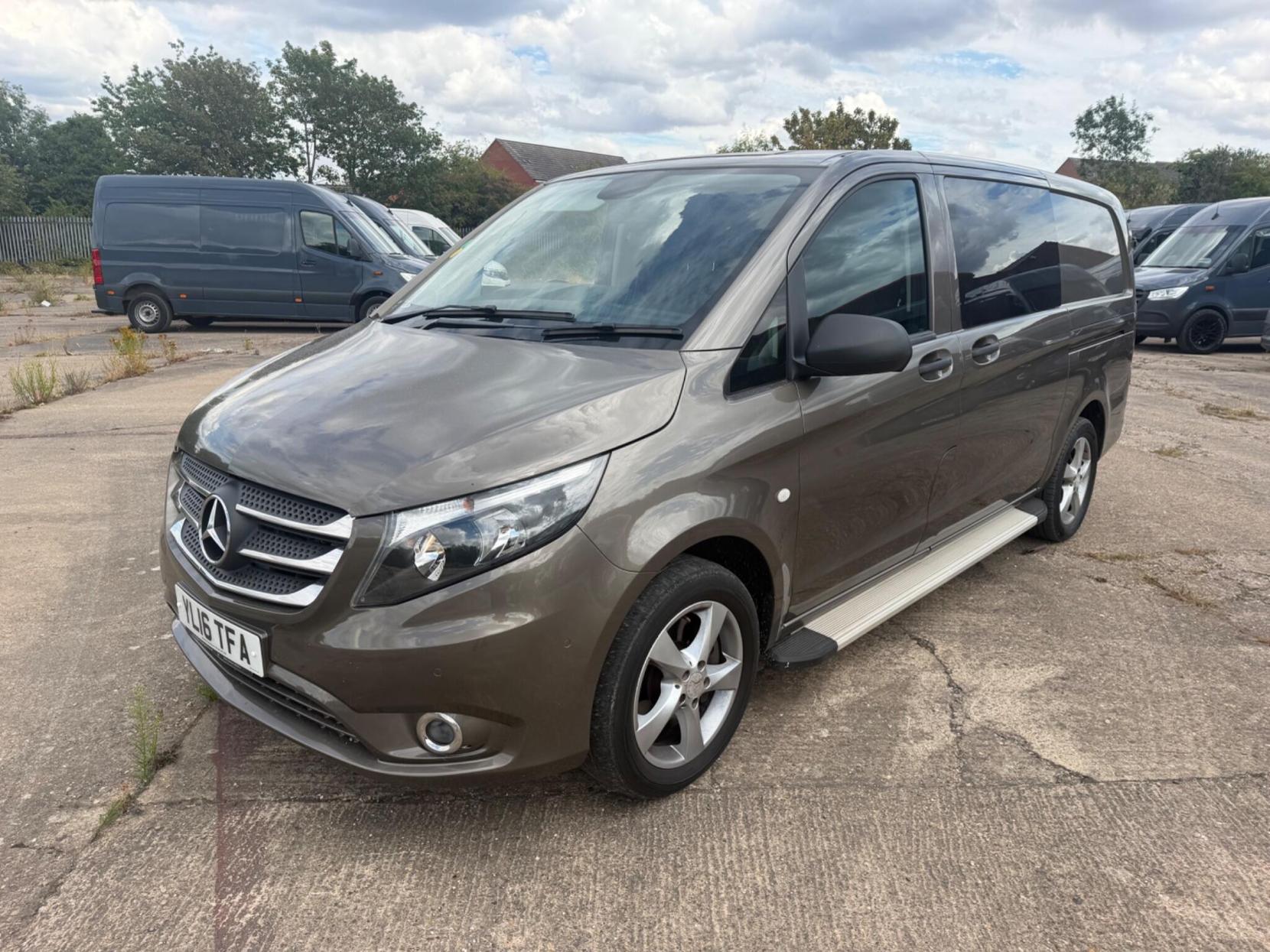 2016 Mercedes-Benz Vito 2.1 119 CDI BlueTEC Sport Crew Van G-Tronic+ RWD L2 Euro 6 (s/s) 5dr (LWB) - Thumbnail 3